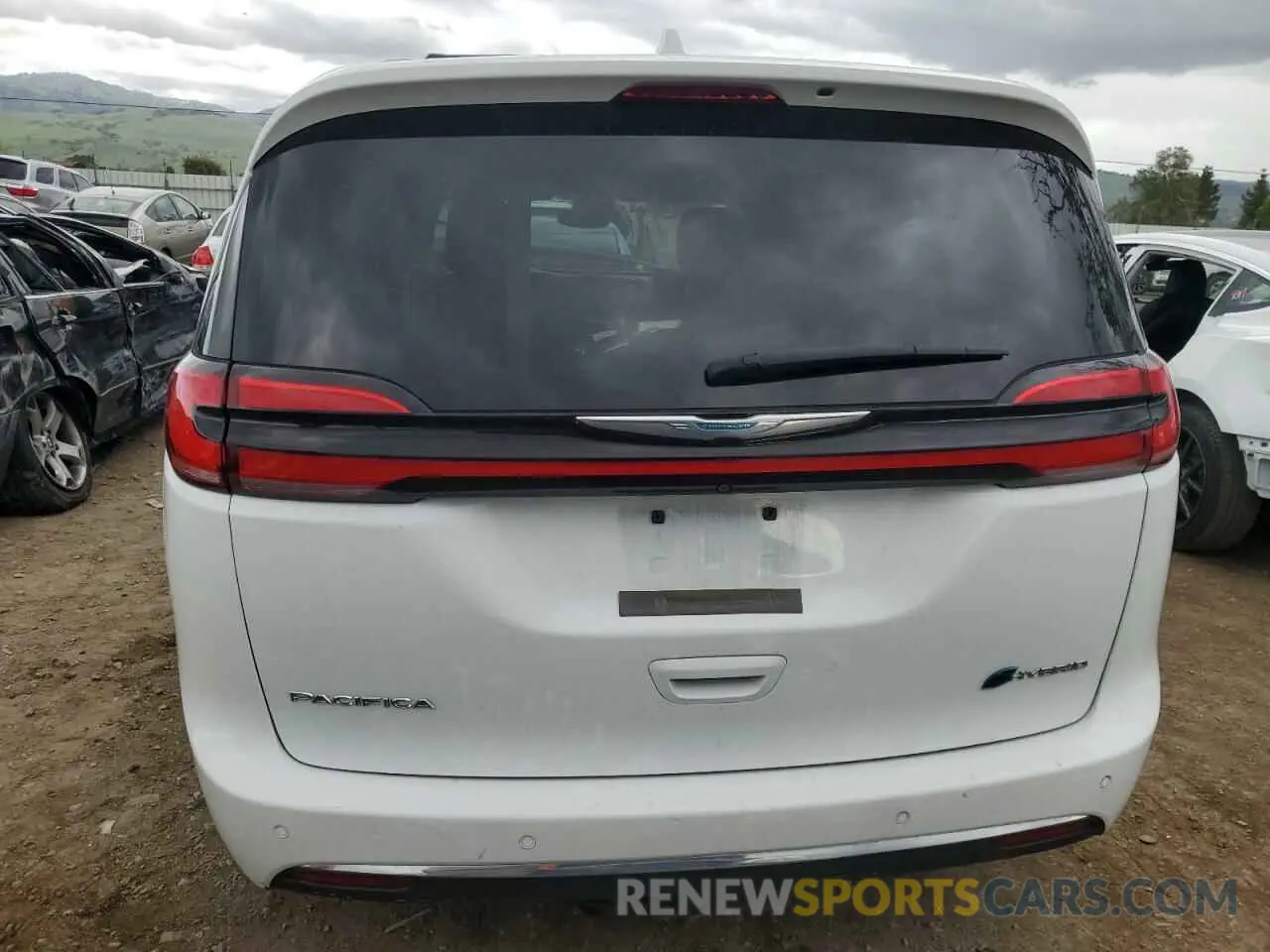 6 Photograph of a damaged car 2C4RC1L7XMR585887 CHRYSLER PACIFICA 2021