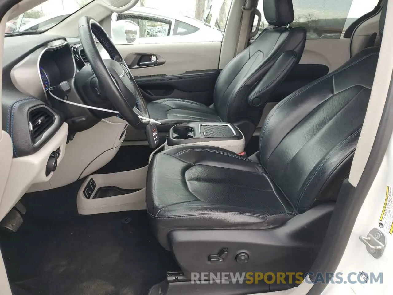 7 Photograph of a damaged car 2C4RC1L7XMR585887 CHRYSLER PACIFICA 2021