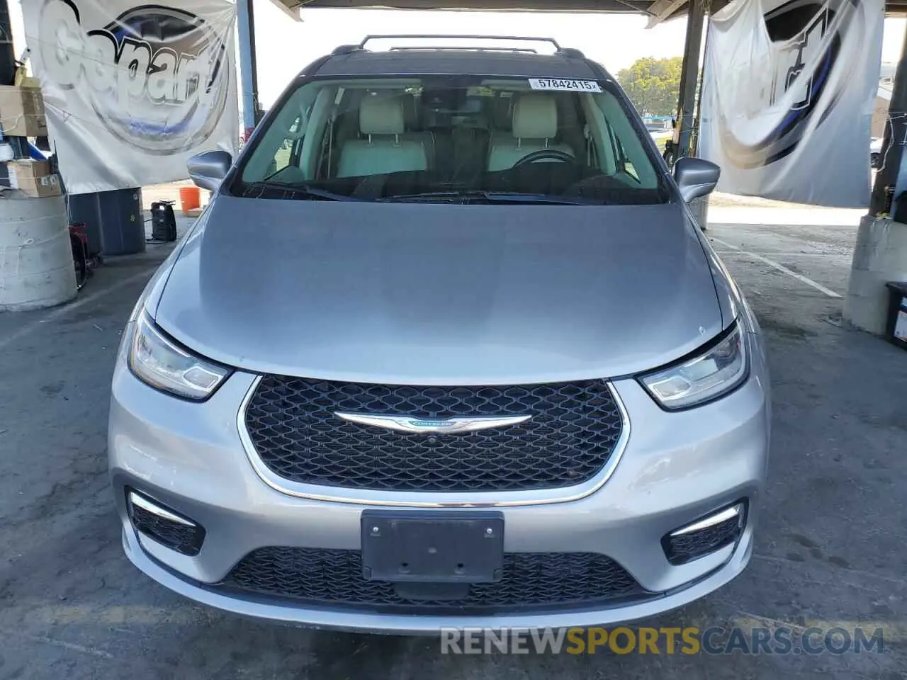 5 Photograph of a damaged car 2C4RC1L7XMR593911 CHRYSLER PACIFICA 2021