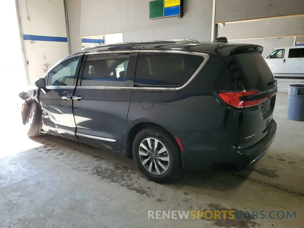 2 Photograph of a damaged car 2C4RC1S71MR553394 CHRYSLER PACIFICA 2021