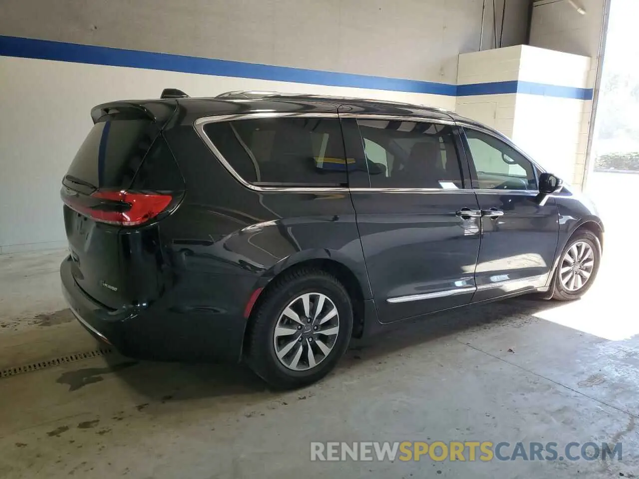 3 Photograph of a damaged car 2C4RC1S71MR553394 CHRYSLER PACIFICA 2021