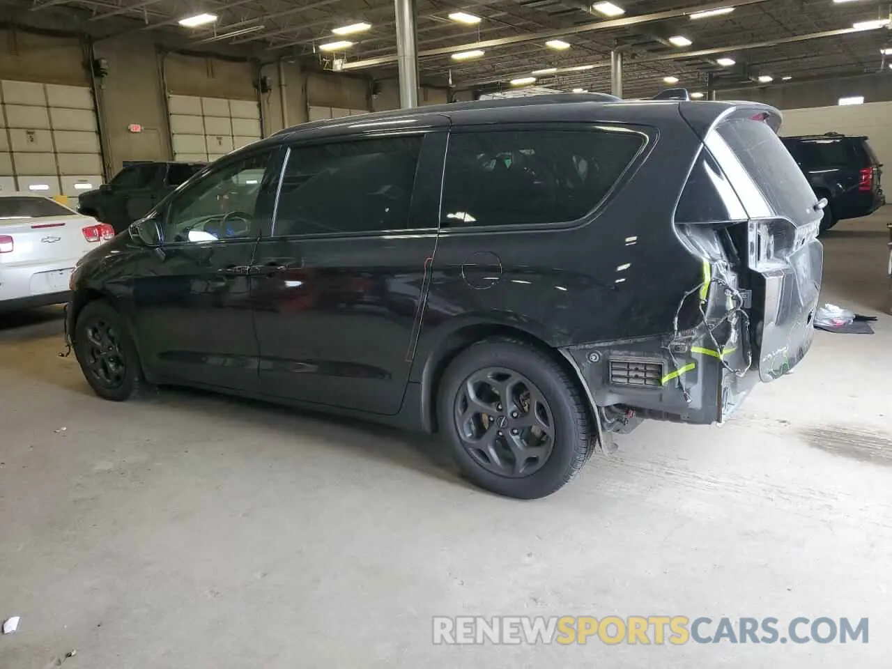2 Photograph of a damaged car 2C4RC1S73MR572870 CHRYSLER PACIFICA 2021