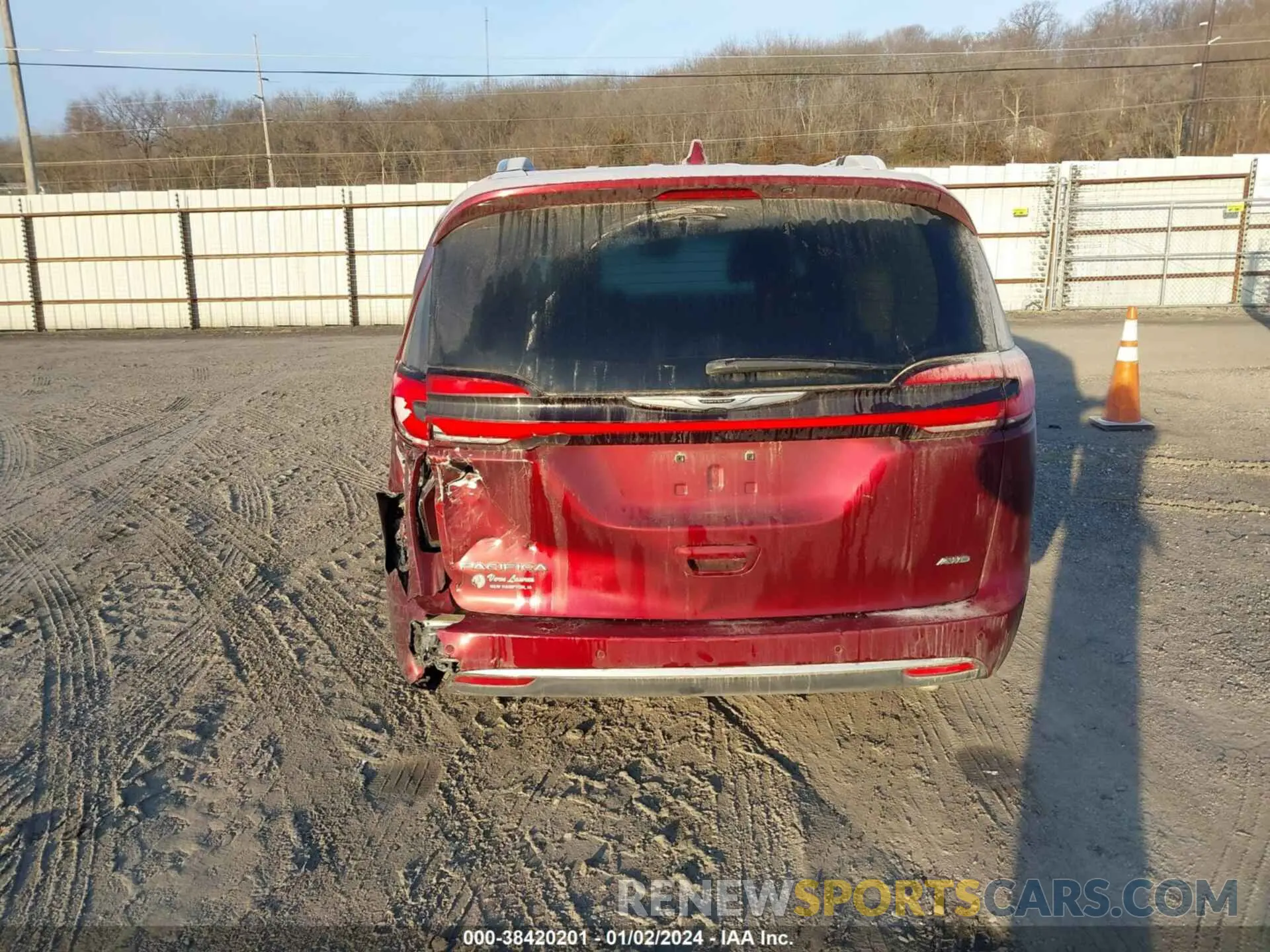 16 Photograph of a damaged car 2C4RC3BG0MR511083 CHRYSLER PACIFICA 2021