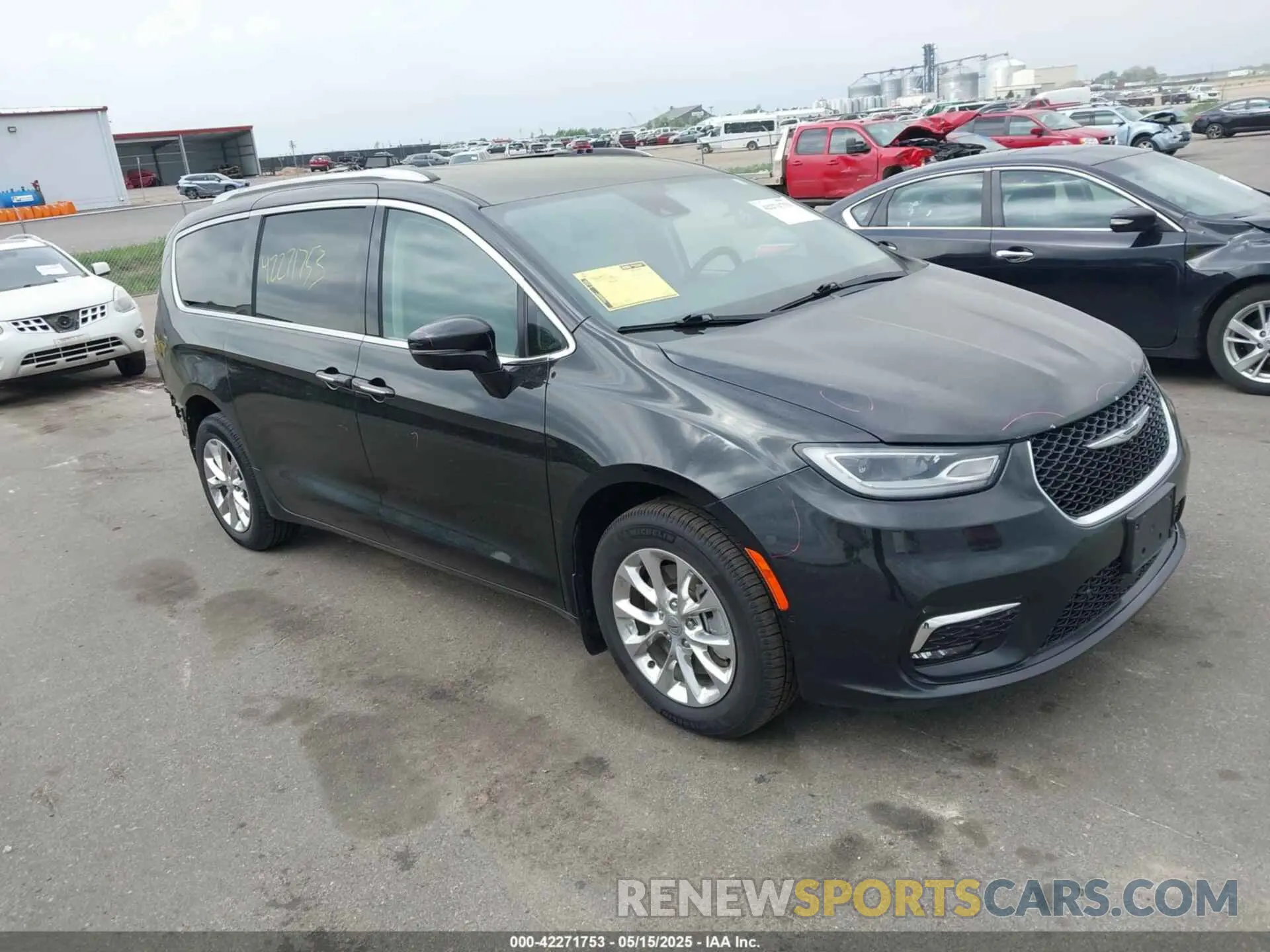 1 Photograph of a damaged car 2C4RC3BG4MR523141 CHRYSLER PACIFICA 2021