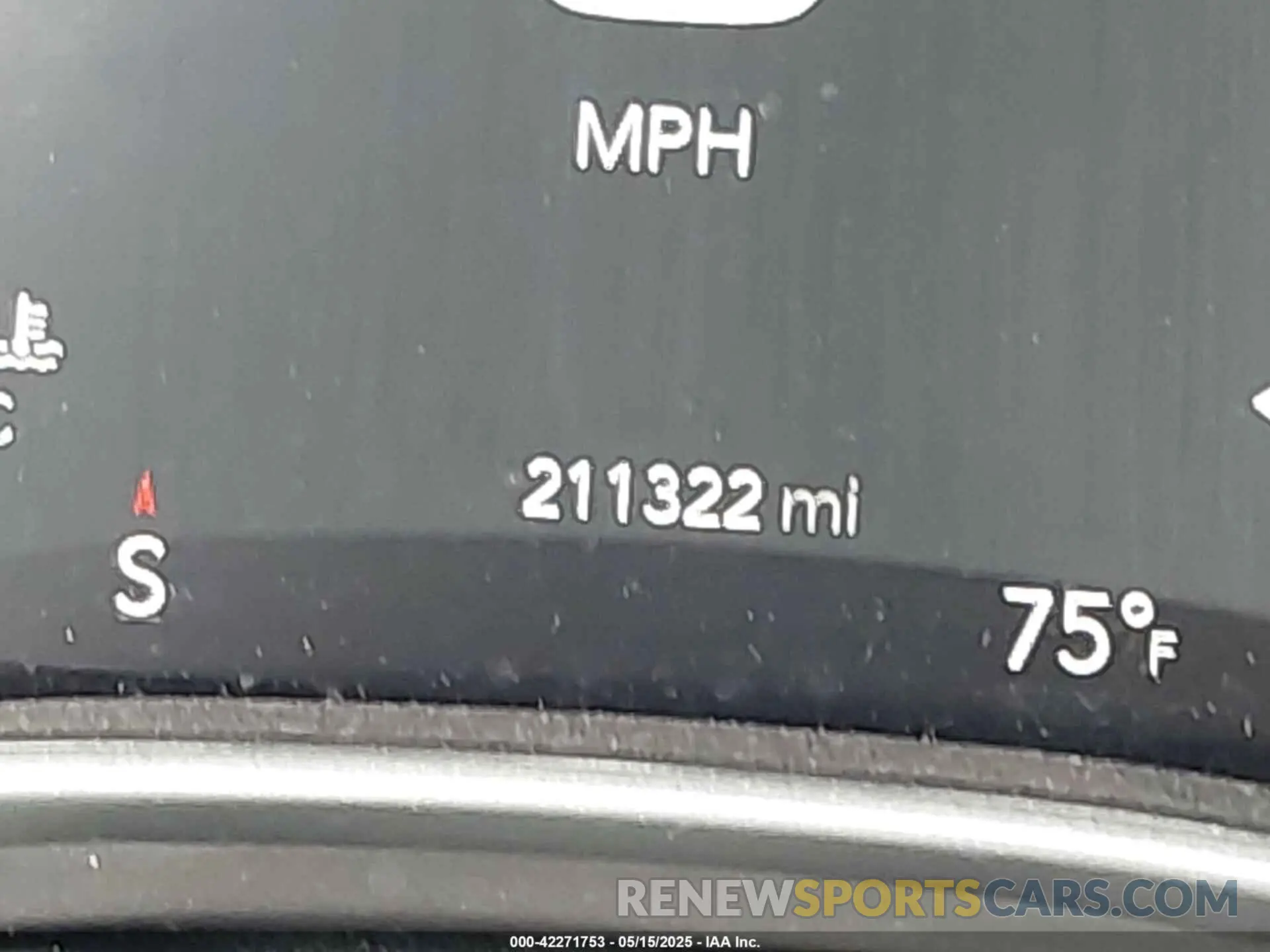 16 Photograph of a damaged car 2C4RC3BG4MR523141 CHRYSLER PACIFICA 2021