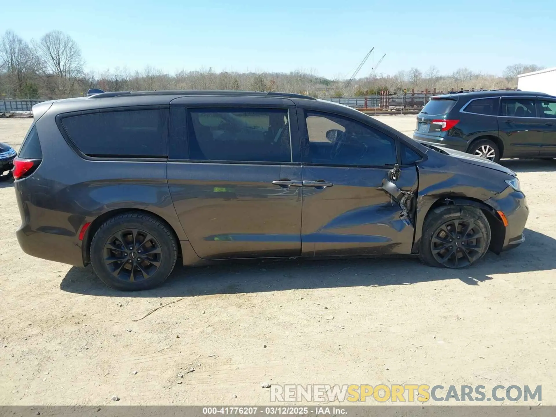 13 Photograph of a damaged car 2C4RC3FG1MR550842 CHRYSLER PACIFICA 2021