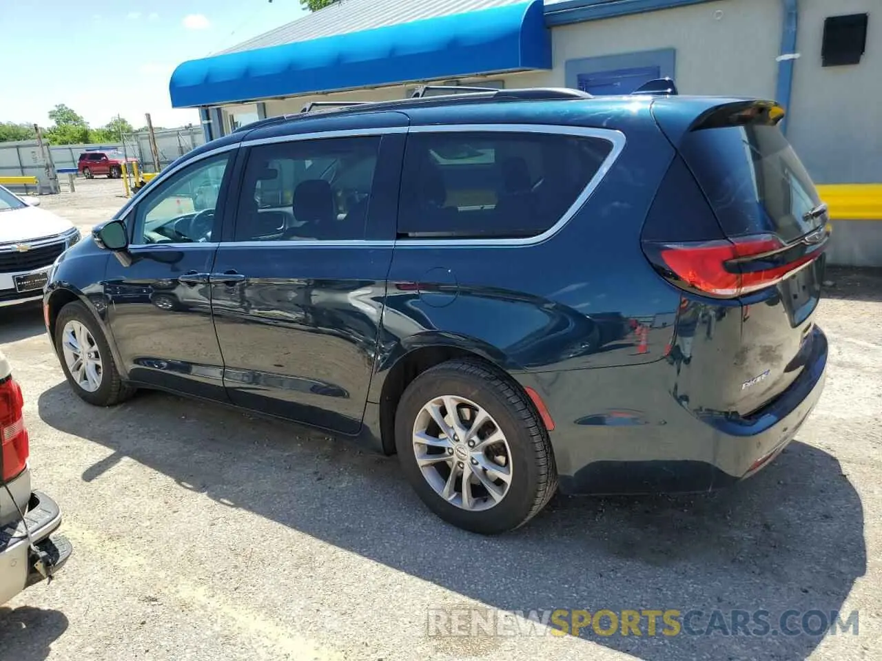 2 Photograph of a damaged car 2C4RC3FG1MR573151 CHRYSLER PACIFICA 2021