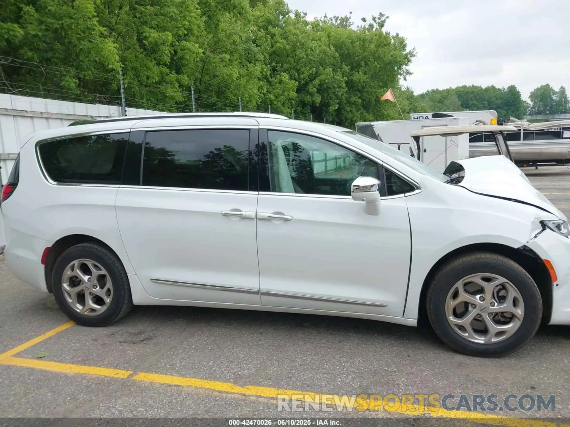 13 Photograph of a damaged car 2C4RC3GG8MR508358 CHRYSLER PACIFICA 2021