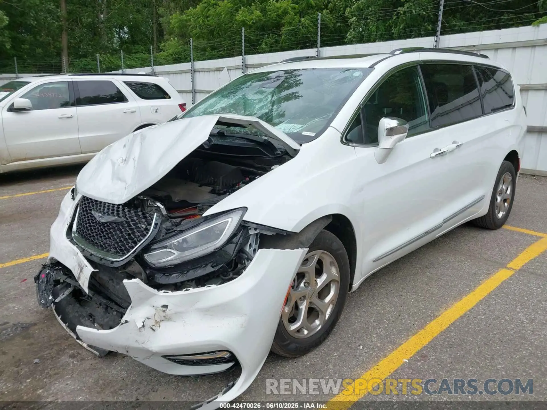 2 Photograph of a damaged car 2C4RC3GG8MR508358 CHRYSLER PACIFICA 2021