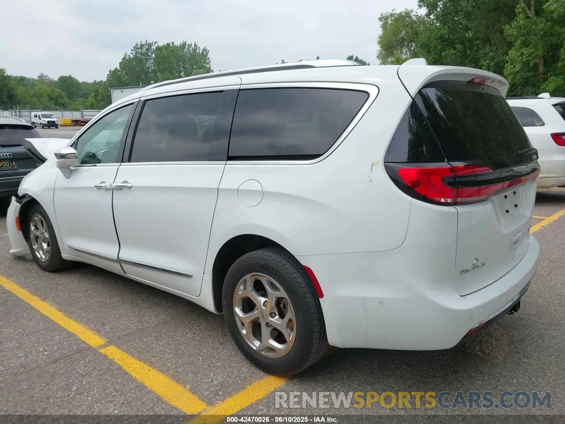 3 Photograph of a damaged car 2C4RC3GG8MR508358 CHRYSLER PACIFICA 2021