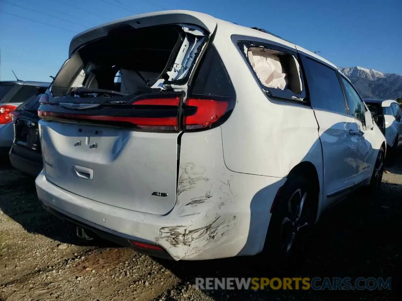 3 Photograph of a damaged car 2C4RC3PG7MR501627 CHRYSLER PACIFICA 2021