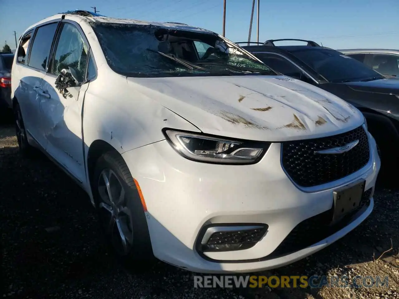 4 Photograph of a damaged car 2C4RC3PG7MR501627 CHRYSLER PACIFICA 2021