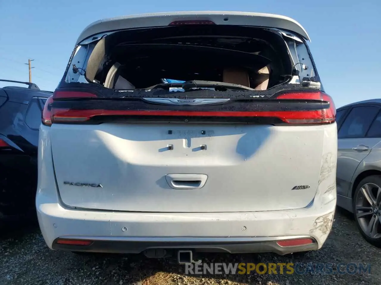 6 Photograph of a damaged car 2C4RC3PG7MR501627 CHRYSLER PACIFICA 2021