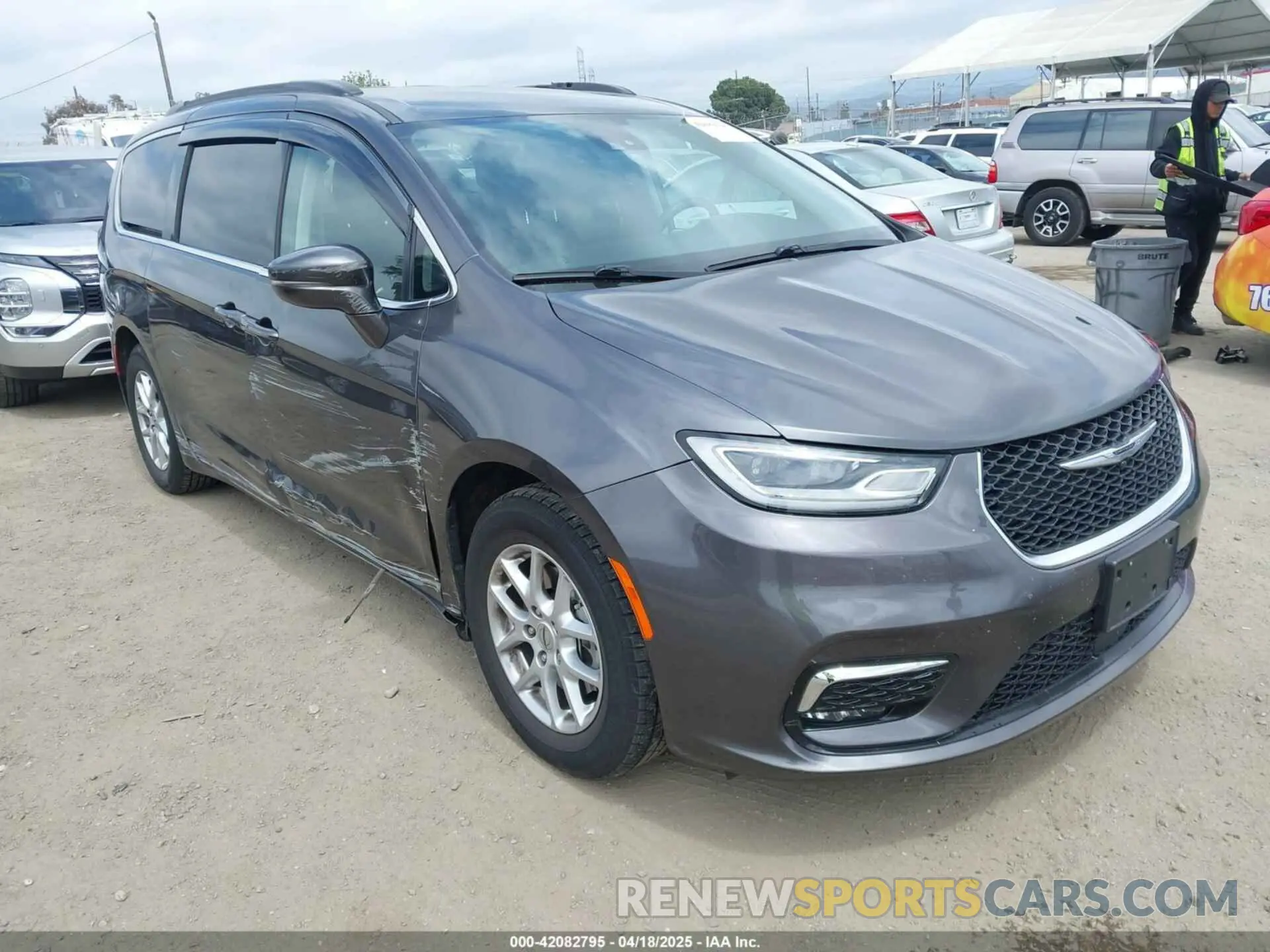 1 Photograph of a damaged car 2C4RC1BG0NR134194 CHRYSLER PACIFICA 2022