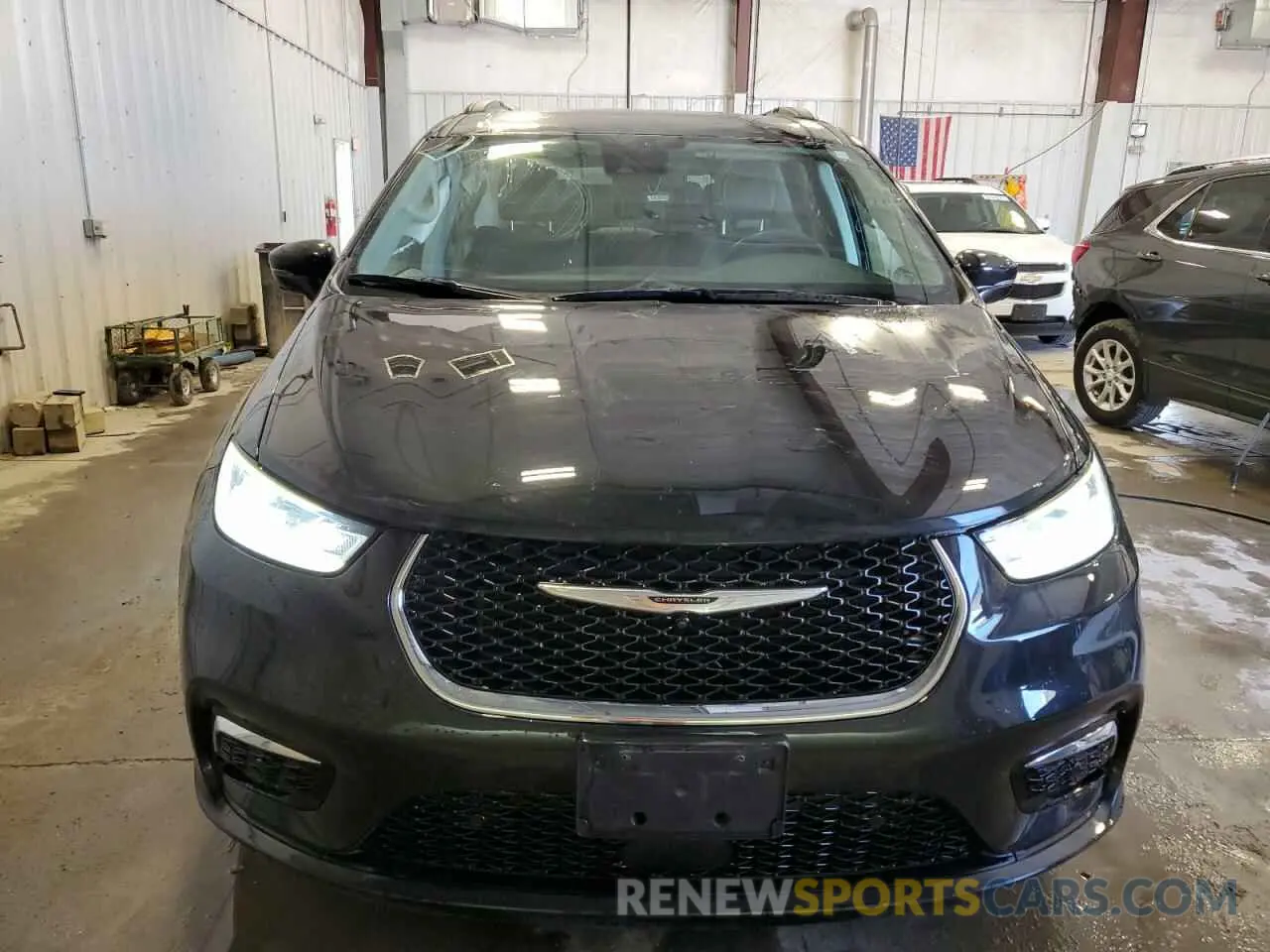 5 Photograph of a damaged car 2C4RC1BG0NR145972 CHRYSLER PACIFICA 2022
