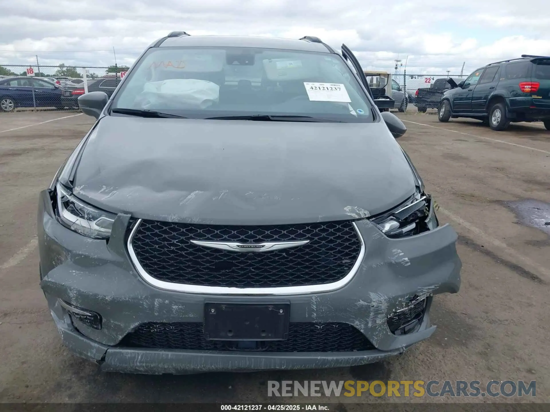 13 Photograph of a damaged car 2C4RC1BG0NR150377 CHRYSLER PACIFICA 2022