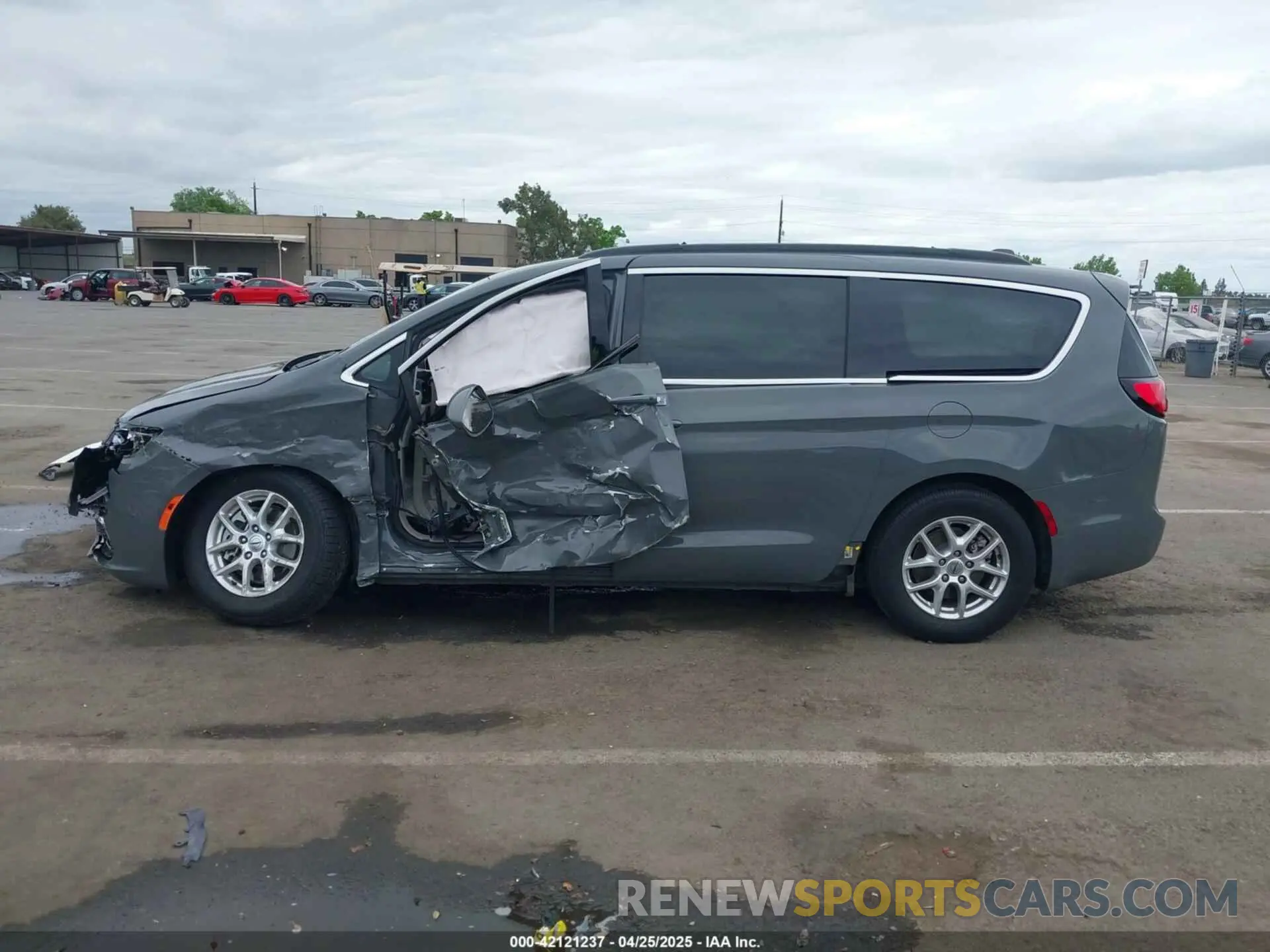 15 Photograph of a damaged car 2C4RC1BG0NR150377 CHRYSLER PACIFICA 2022