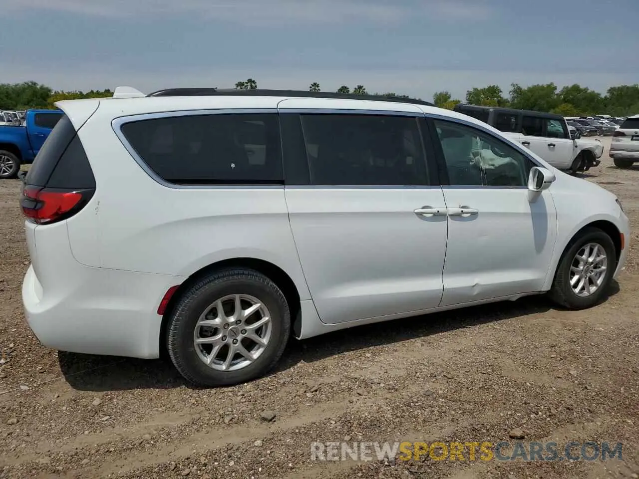 3 Photograph of a damaged car 2C4RC1BG0NR153831 CHRYSLER PACIFICA 2022