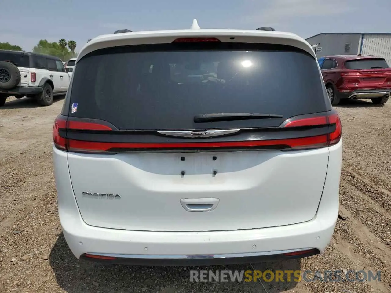 6 Photograph of a damaged car 2C4RC1BG0NR153831 CHRYSLER PACIFICA 2022