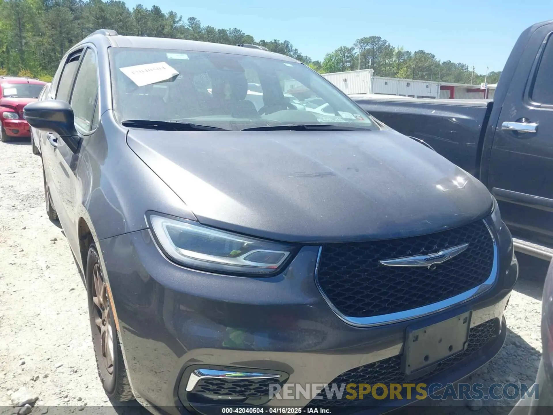 12 Photograph of a damaged car 2C4RC1BG0NR162013 CHRYSLER PACIFICA 2022