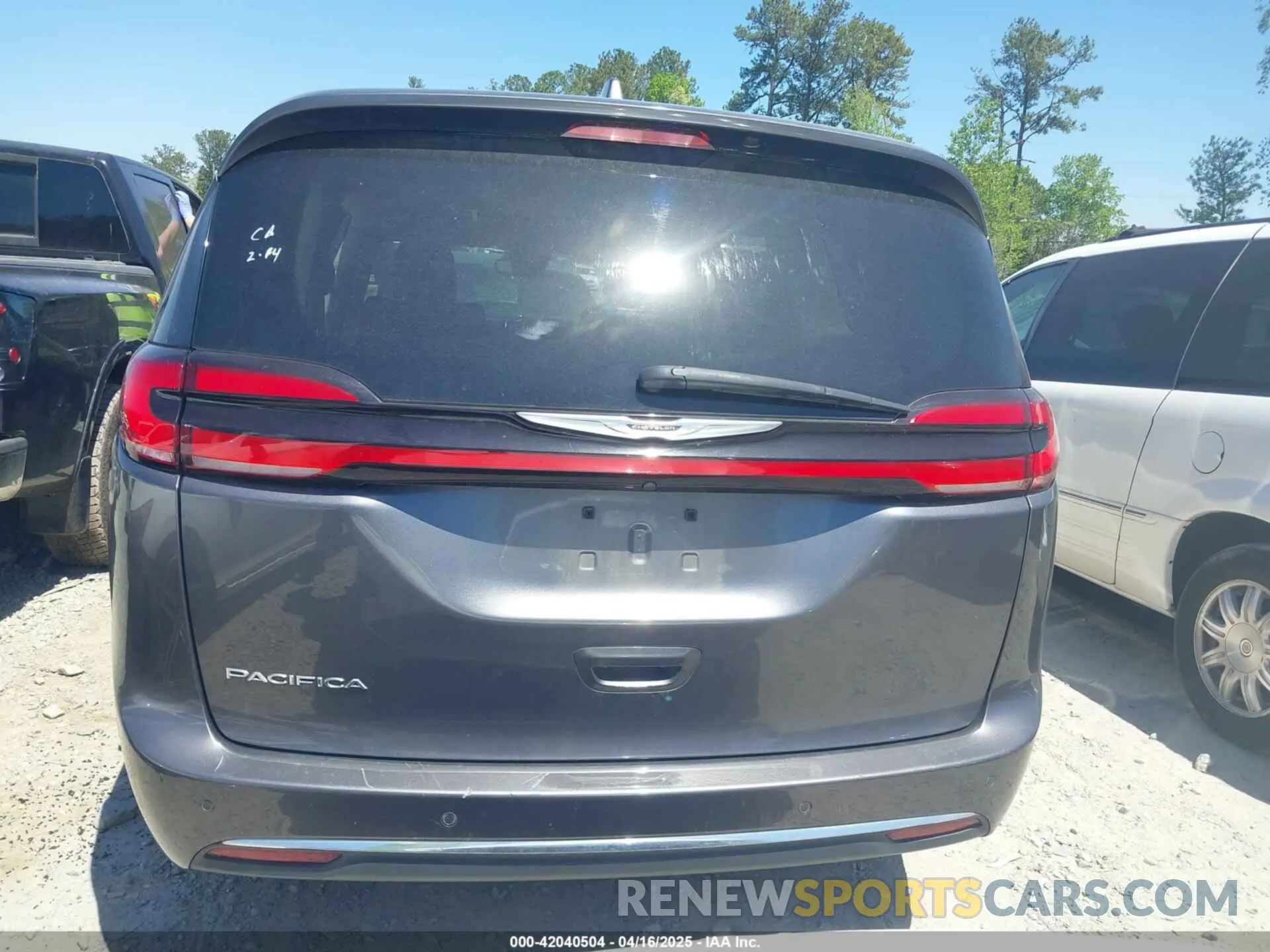 16 Photograph of a damaged car 2C4RC1BG0NR162013 CHRYSLER PACIFICA 2022