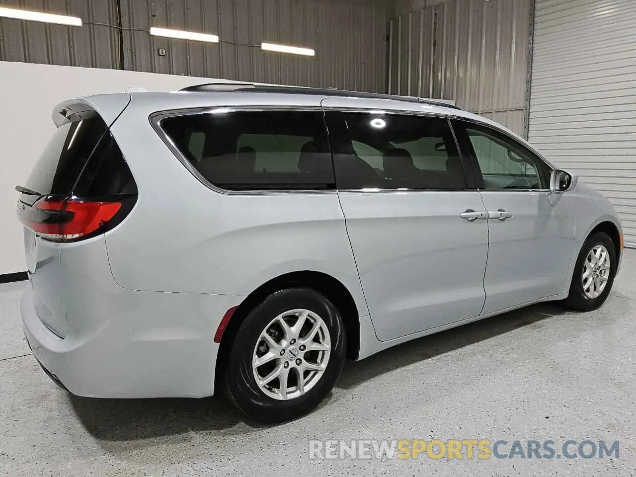 3 Photograph of a damaged car 2C4RC1BG0NR167373 CHRYSLER PACIFICA 2022