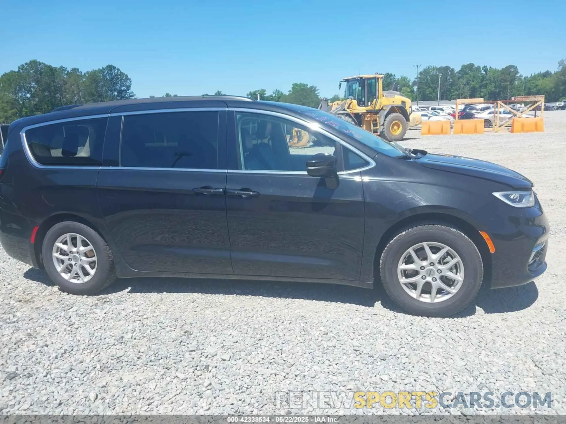 13 Photograph of a damaged car 2C4RC1BG1NR117291 CHRYSLER PACIFICA 2022