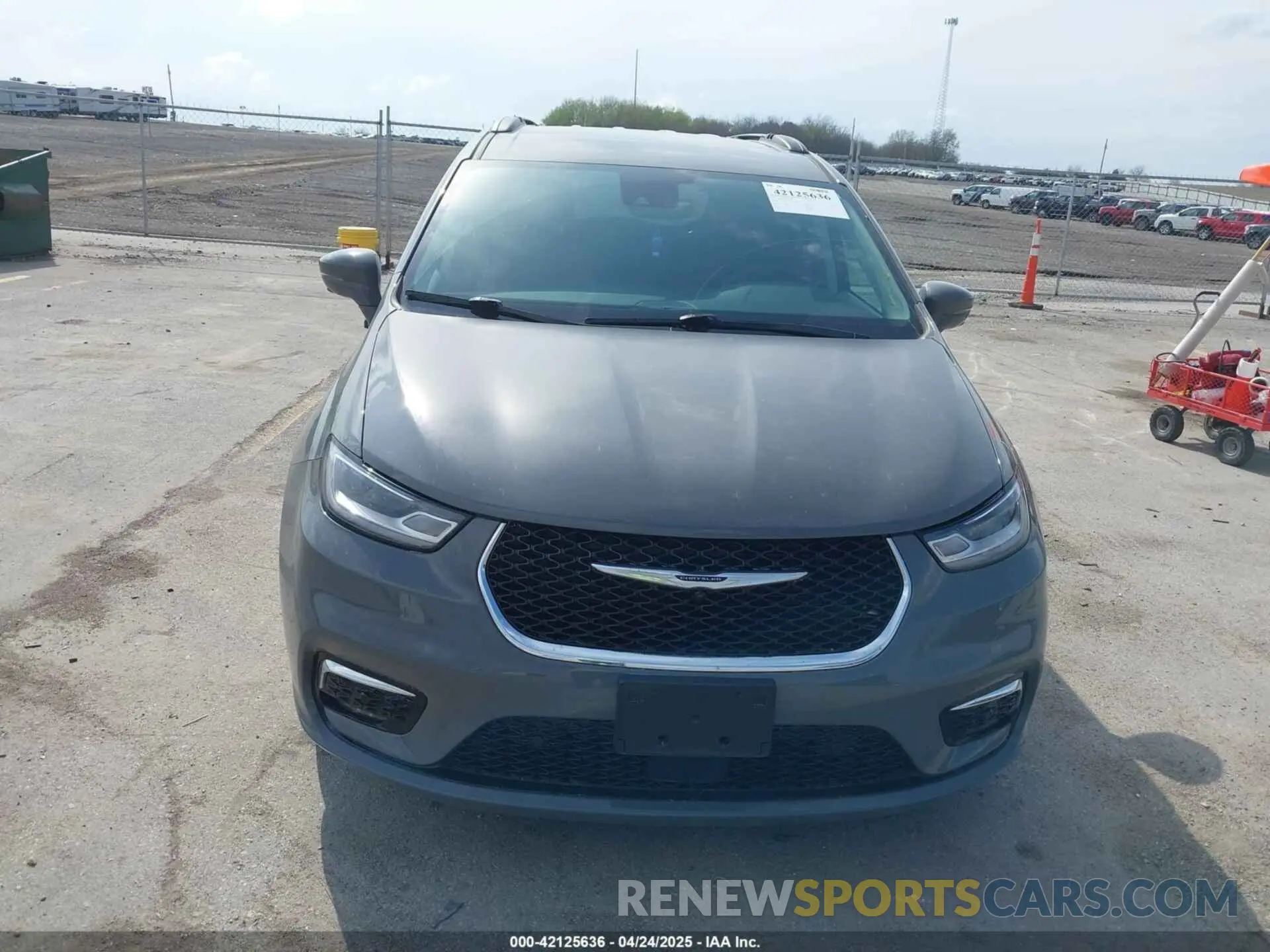 13 Photograph of a damaged car 2C4RC1BG1NR150162 CHRYSLER PACIFICA 2022