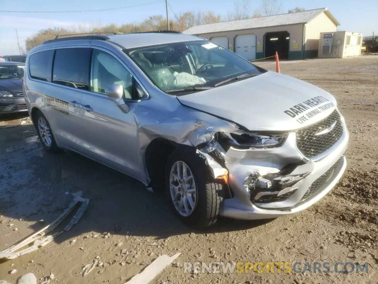 4 Photograph of a damaged car 2C4RC1BG1NR152168 CHRYSLER PACIFICA 2022