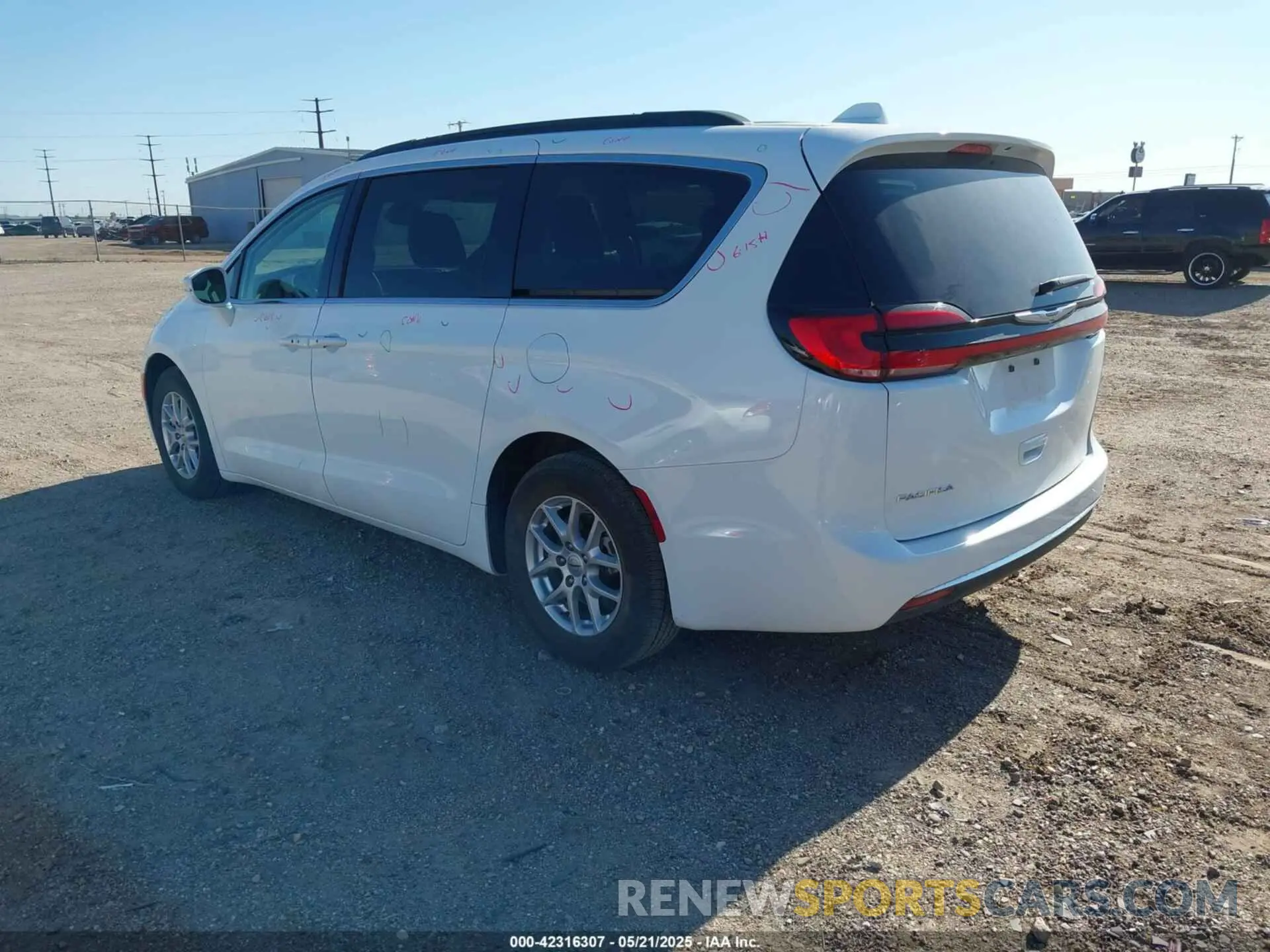 3 Photograph of a damaged car 2C4RC1BG1NR190855 CHRYSLER PACIFICA 2022