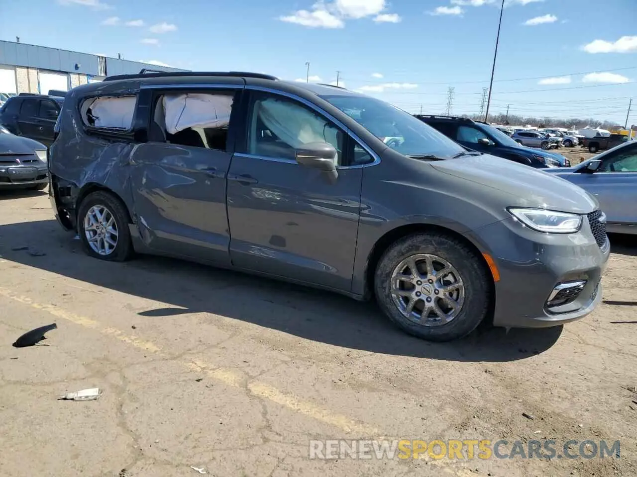 4 Photograph of a damaged car 2C4RC1BG1NR197644 CHRYSLER PACIFICA 2022