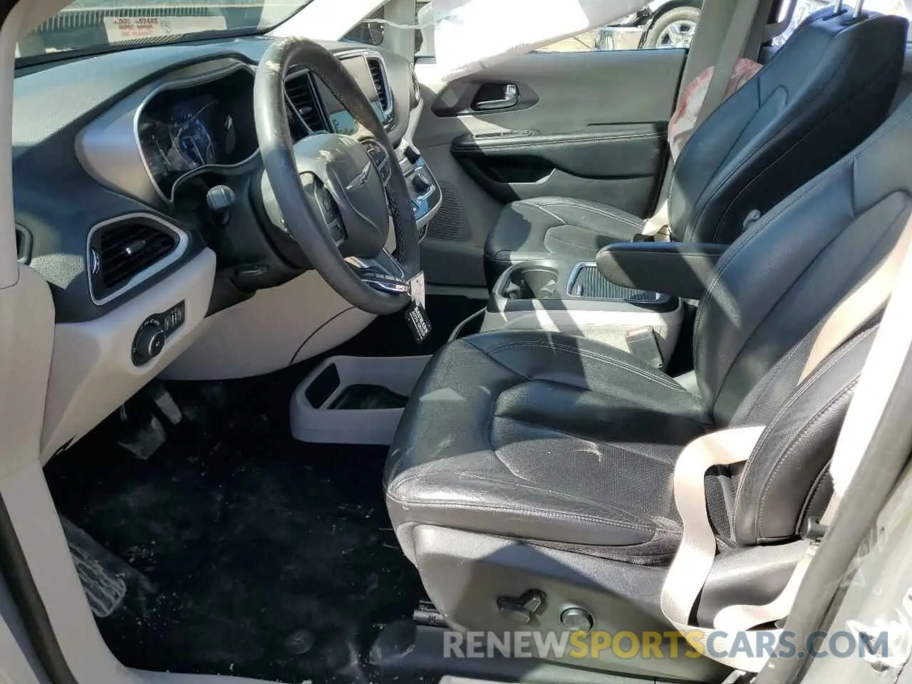 7 Photograph of a damaged car 2C4RC1BG1NR197644 CHRYSLER PACIFICA 2022