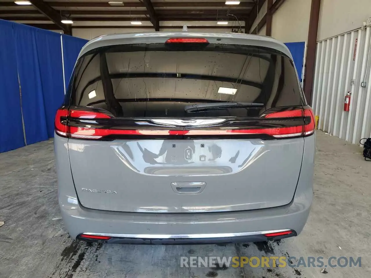 6 Photograph of a damaged car 2C4RC1BG1NR218329 CHRYSLER PACIFICA 2022