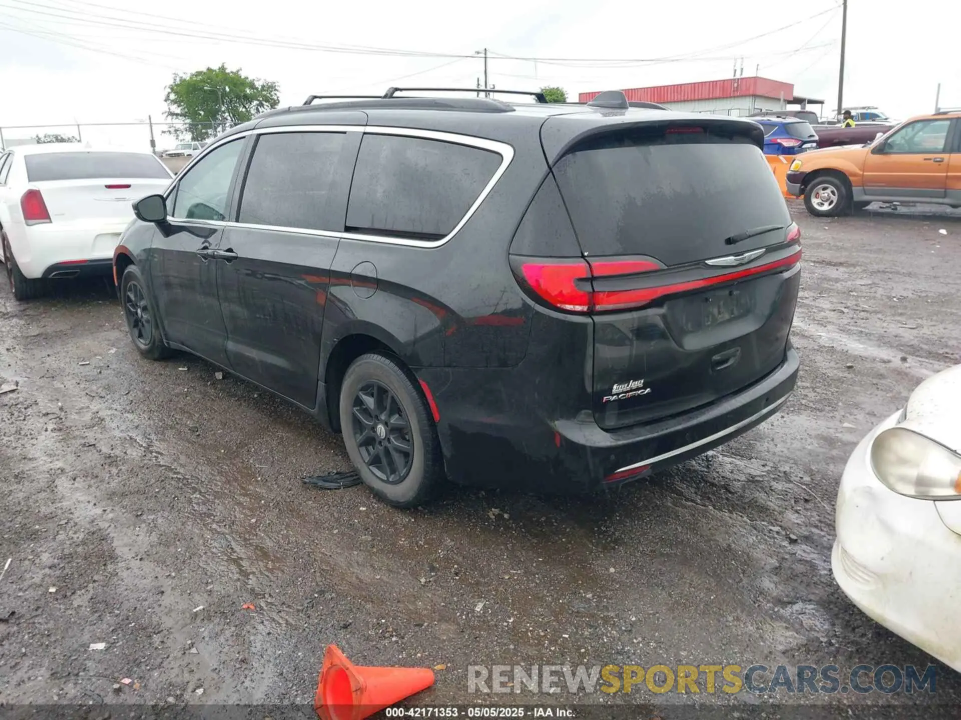 3 Photograph of a damaged car 2C4RC1BG2NR112388 CHRYSLER PACIFICA 2022