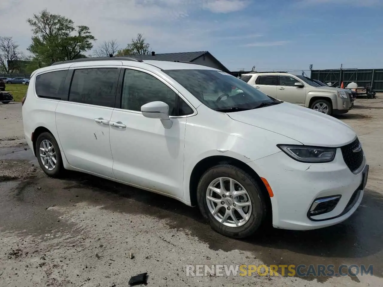 4 Photograph of a damaged car 2C4RC1BG2NR113914 CHRYSLER PACIFICA 2022