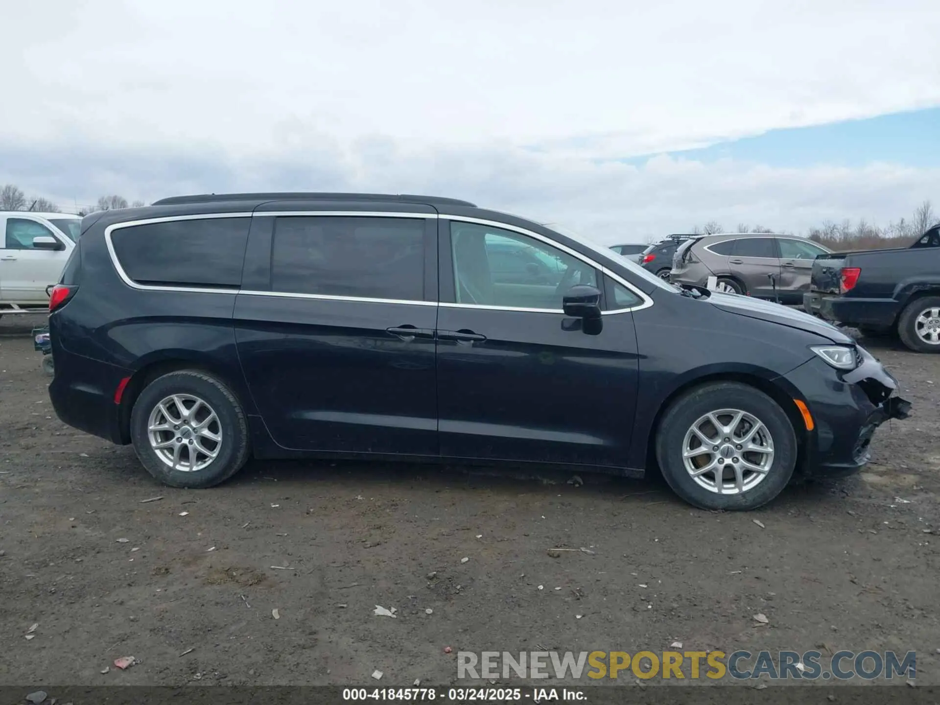 13 Photograph of a damaged car 2C4RC1BG2NR117879 CHRYSLER PACIFICA 2022