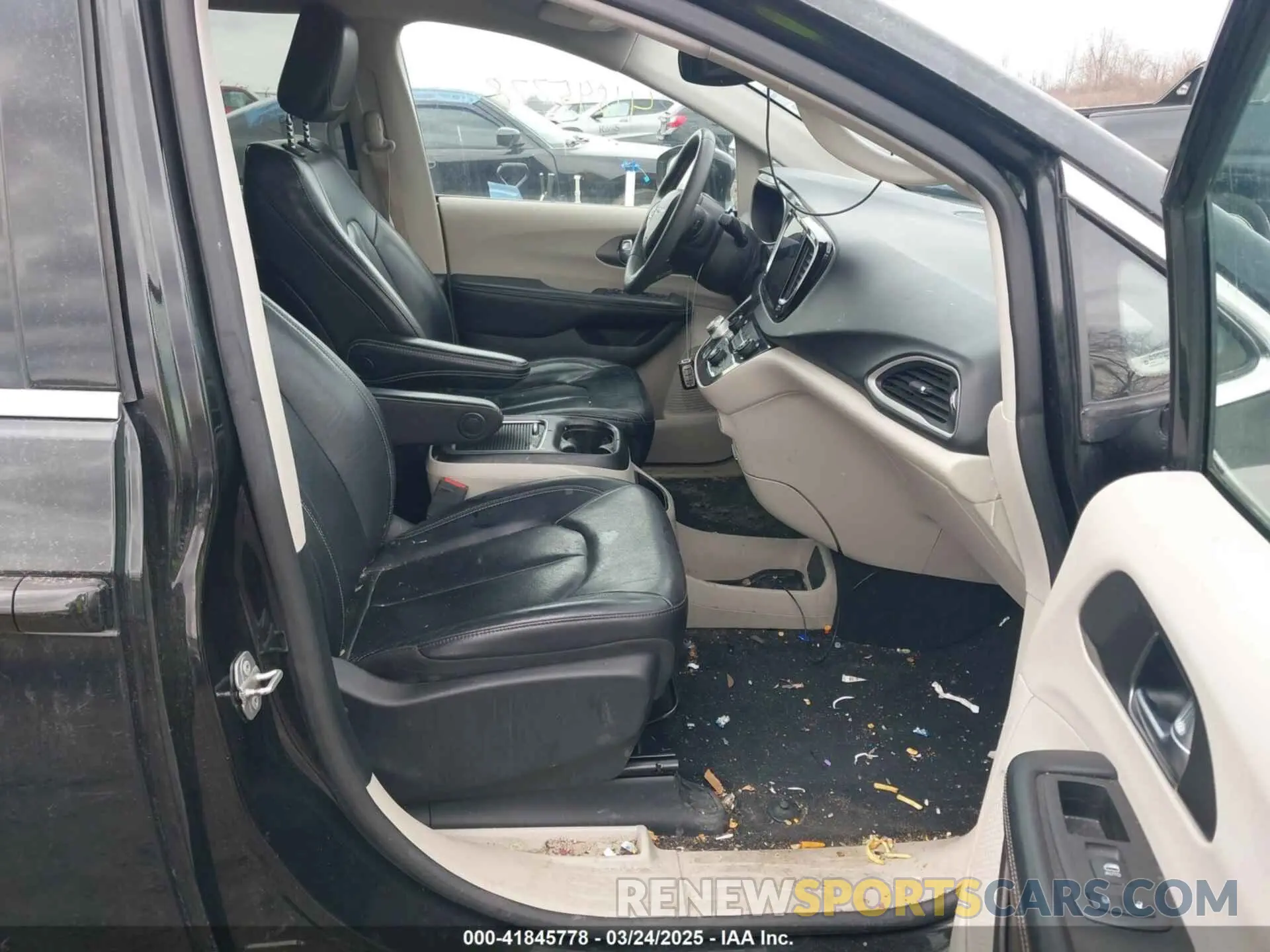 5 Photograph of a damaged car 2C4RC1BG2NR117879 CHRYSLER PACIFICA 2022