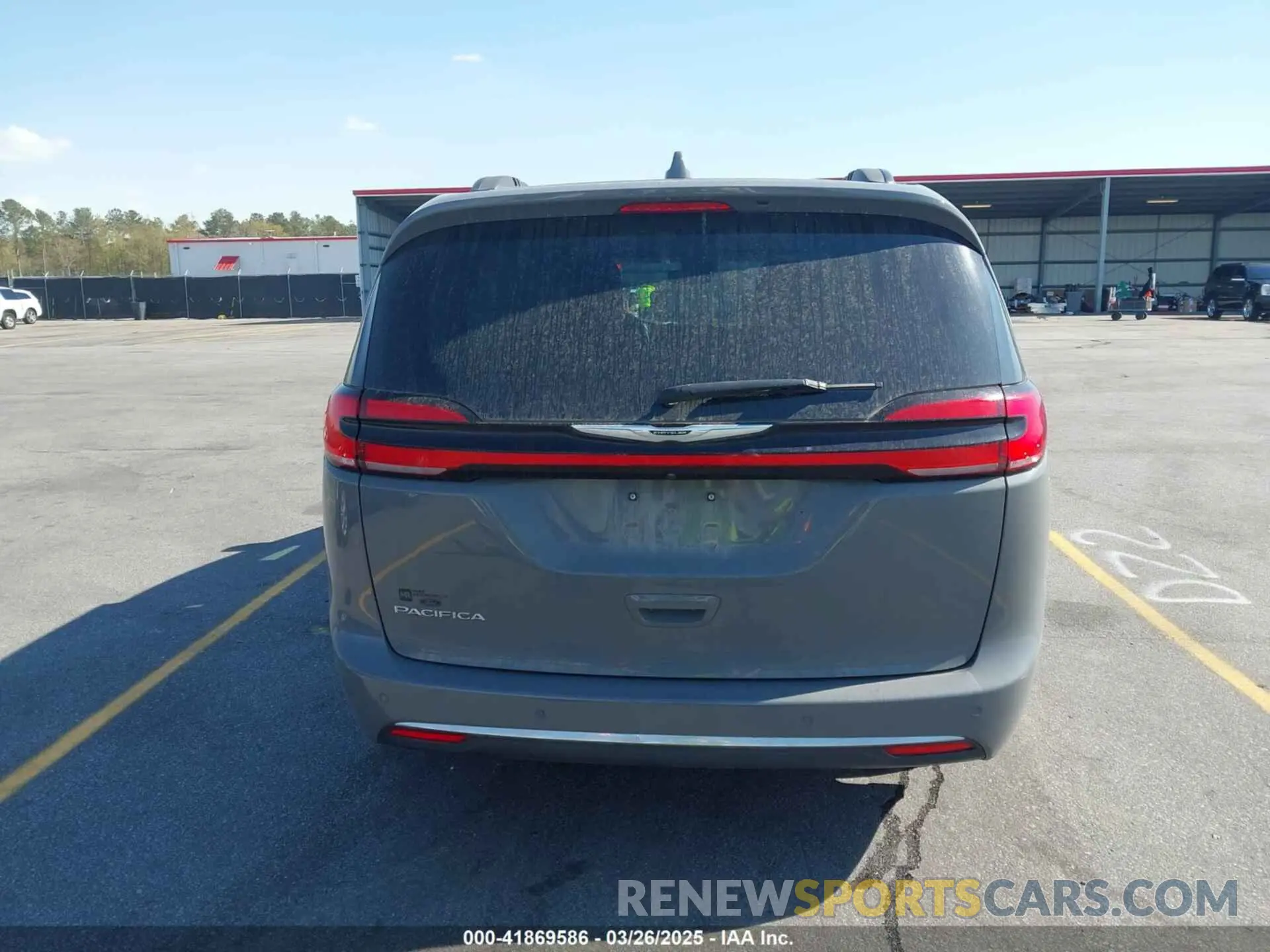 17 Photograph of a damaged car 2C4RC1BG2NR118014 CHRYSLER PACIFICA 2022