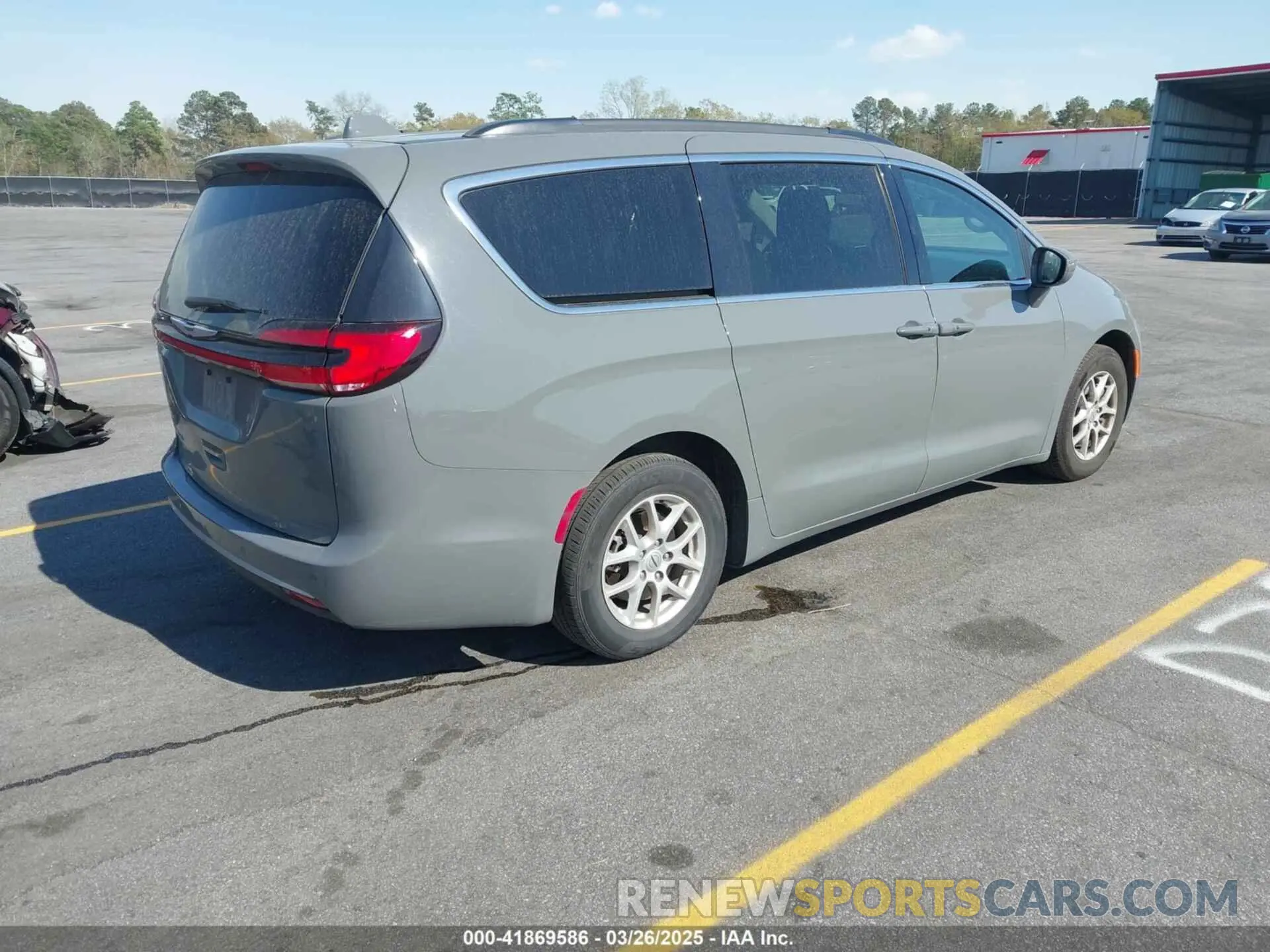 4 Photograph of a damaged car 2C4RC1BG2NR118014 CHRYSLER PACIFICA 2022