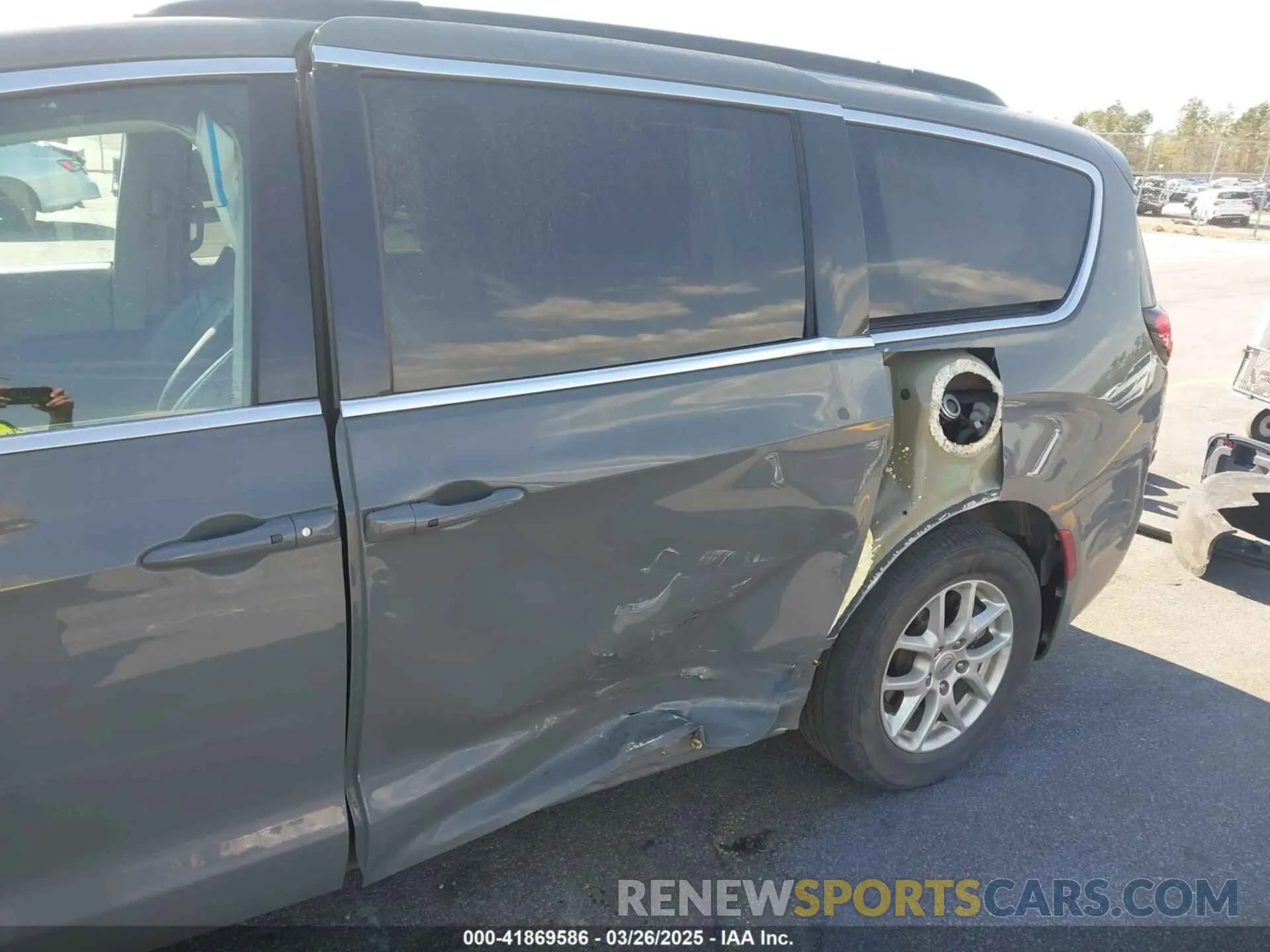 6 Photograph of a damaged car 2C4RC1BG2NR118014 CHRYSLER PACIFICA 2022
