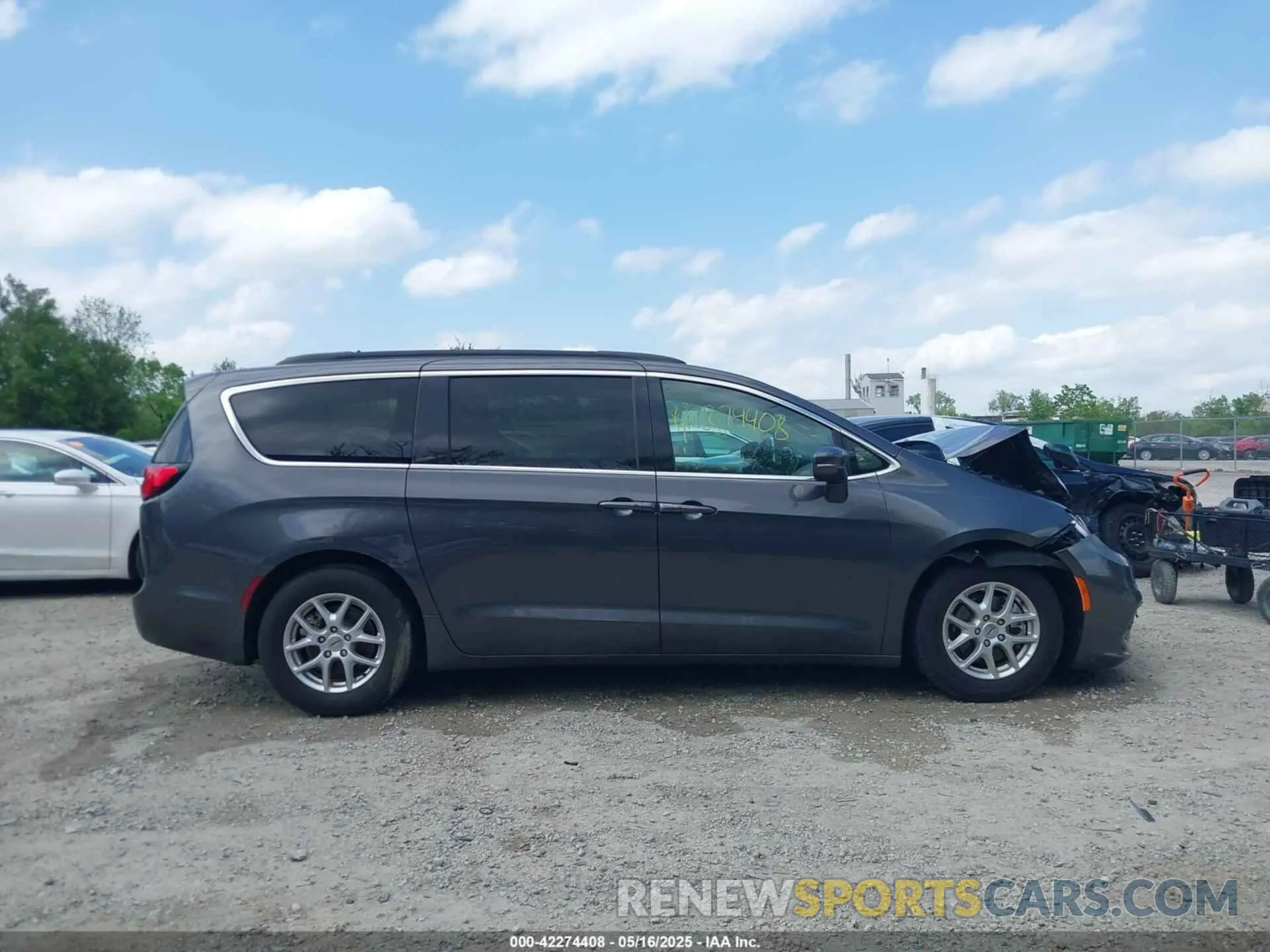 13 Photograph of a damaged car 2C4RC1BG2NR176124 CHRYSLER PACIFICA 2022