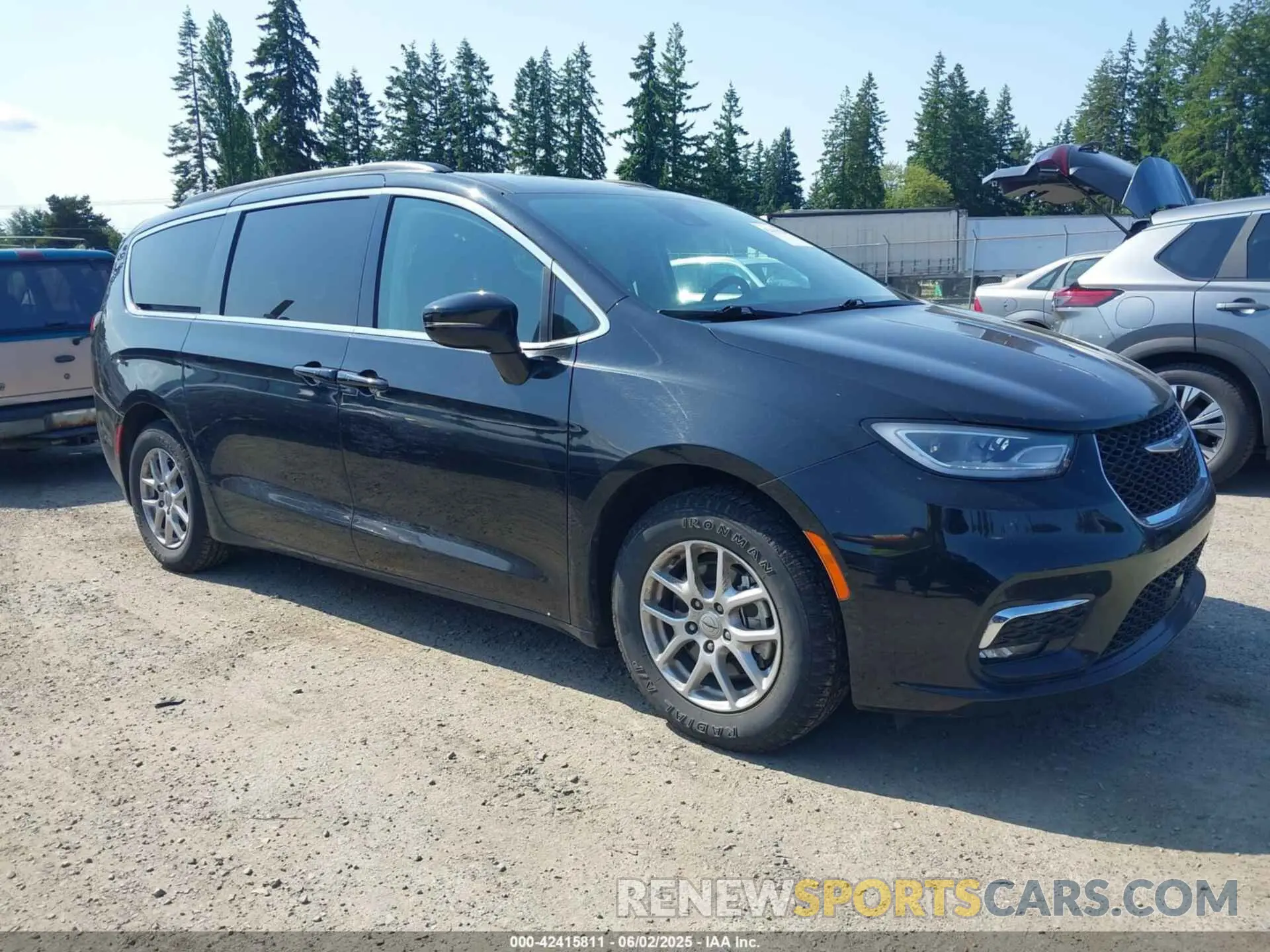 1 Photograph of a damaged car 2C4RC1BG2NR198527 CHRYSLER PACIFICA 2022