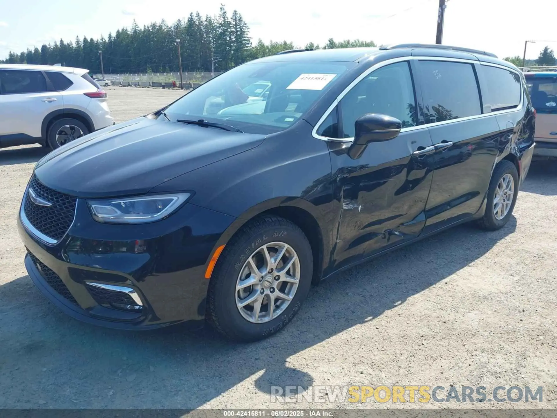 2 Photograph of a damaged car 2C4RC1BG2NR198527 CHRYSLER PACIFICA 2022