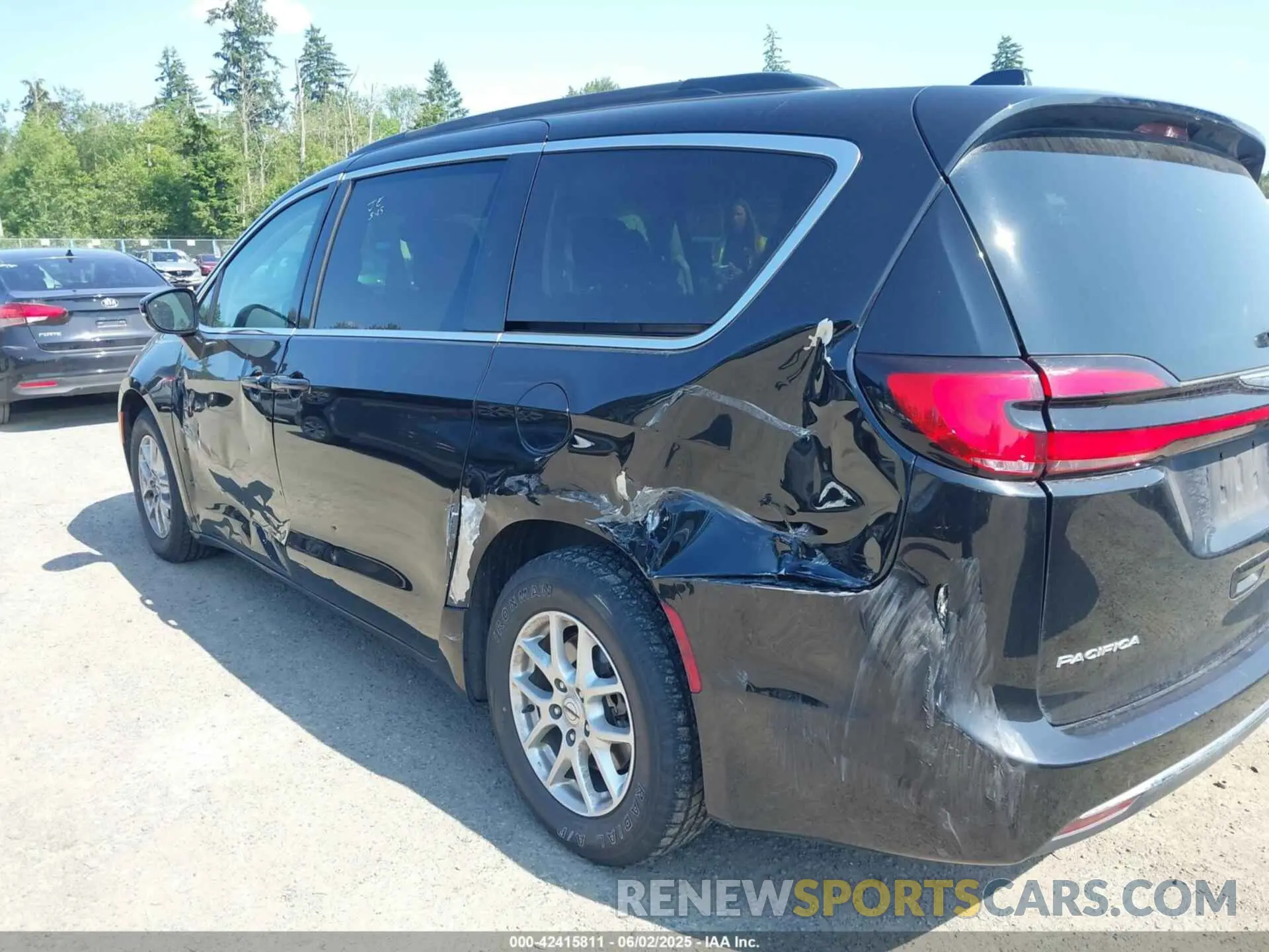 6 Photograph of a damaged car 2C4RC1BG2NR198527 CHRYSLER PACIFICA 2022