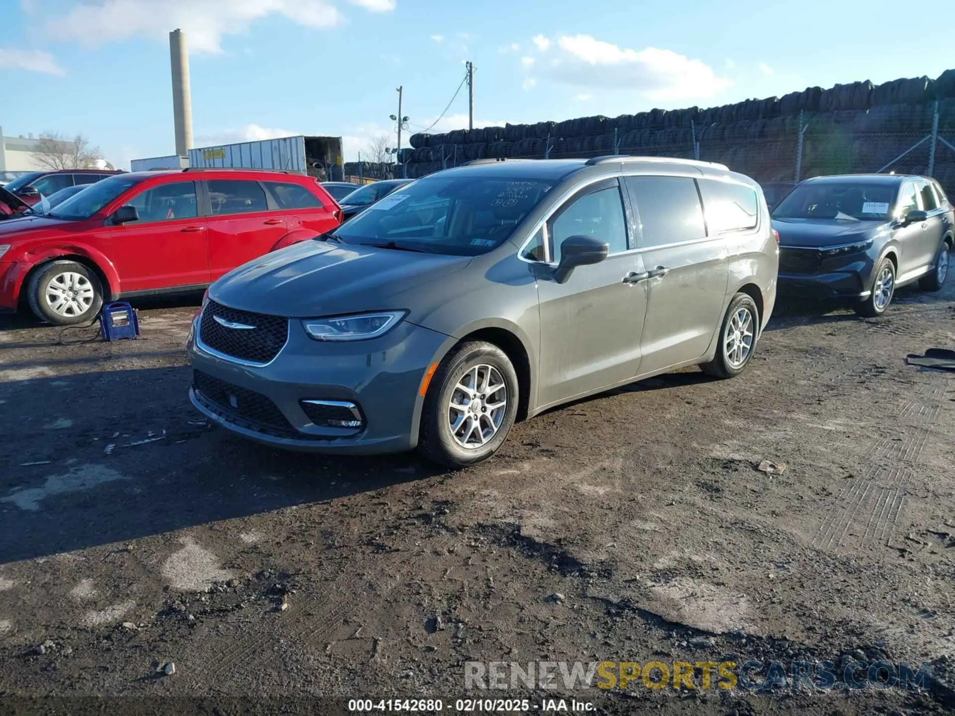 2 Photograph of a damaged car 2C4RC1BG3NR117213 CHRYSLER PACIFICA 2022
