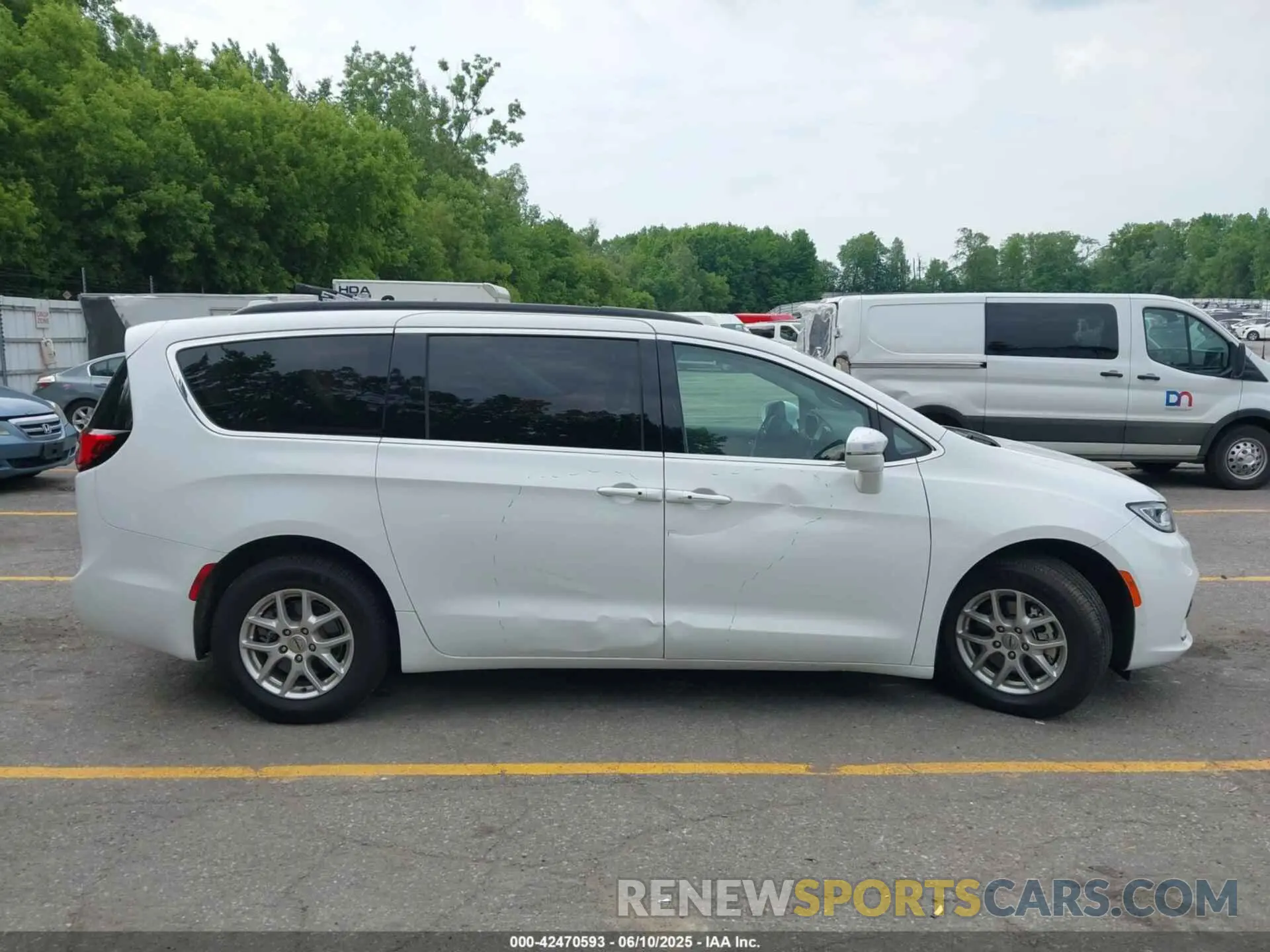 13 Photograph of a damaged car 2C4RC1BG3NR149675 CHRYSLER PACIFICA 2022