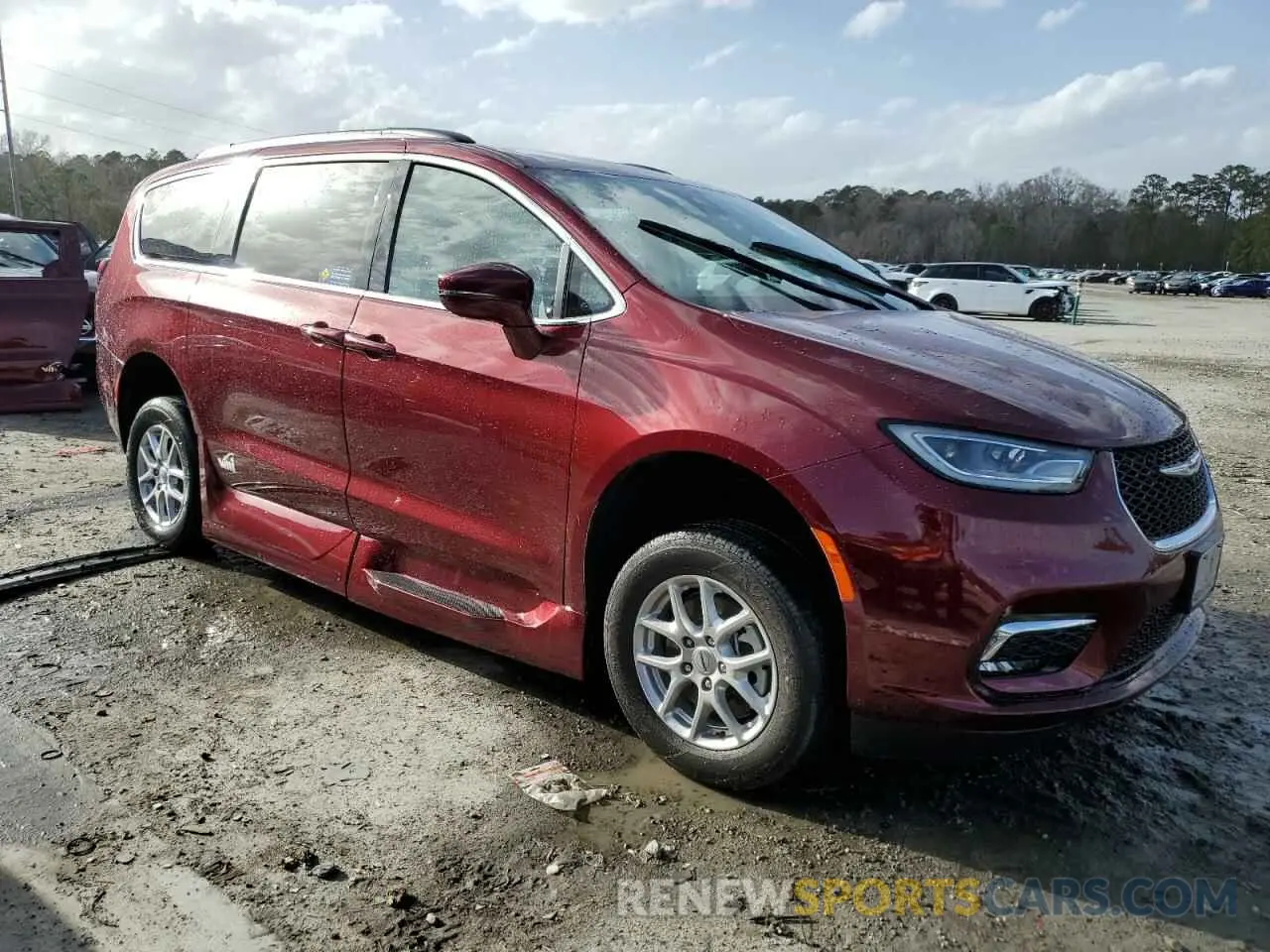 4 Photograph of a damaged car 2C4RC1BG3NR166797 CHRYSLER PACIFICA 2022