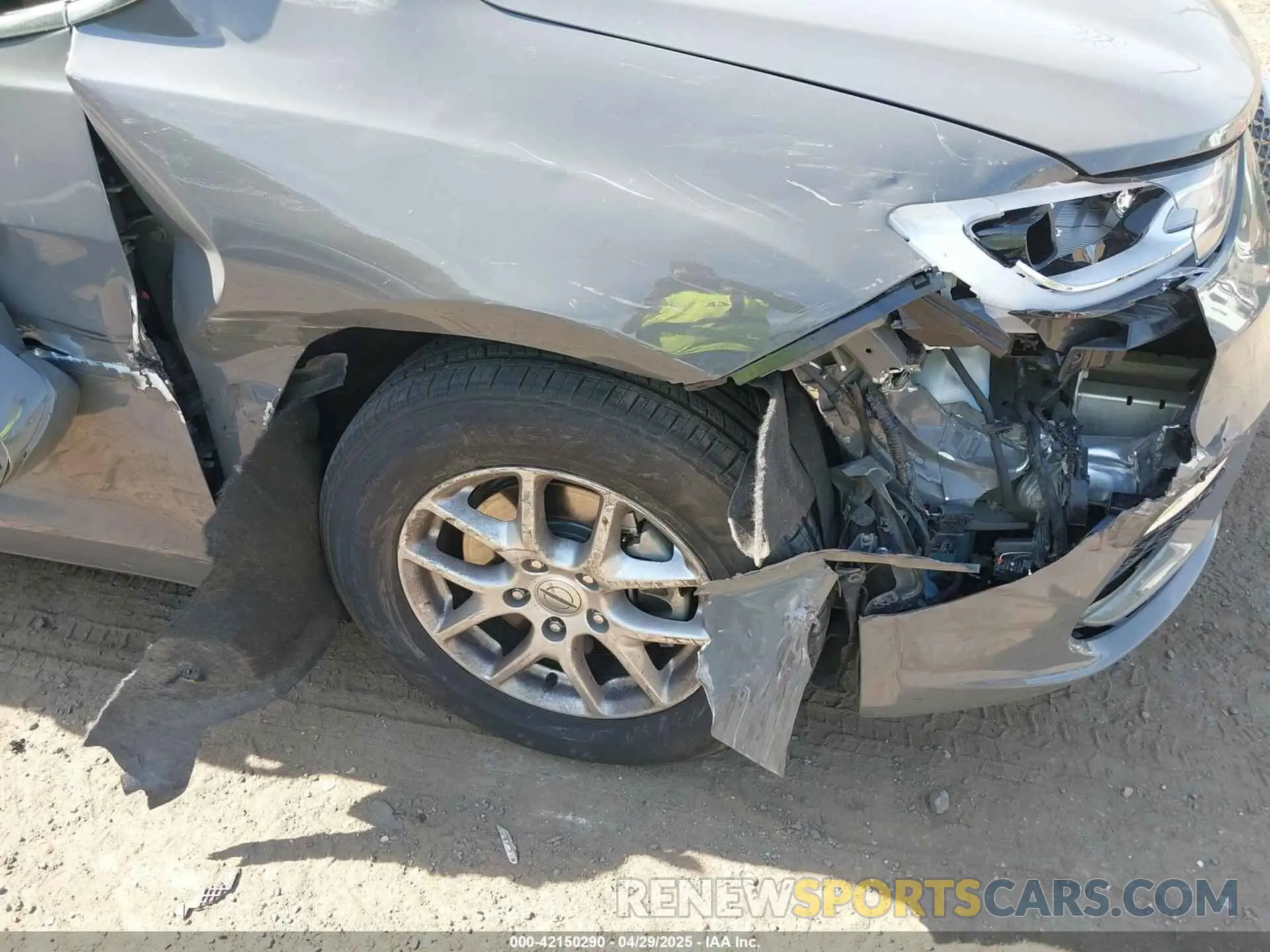 17 Photograph of a damaged car 2C4RC1BG3NR168565 CHRYSLER PACIFICA 2022