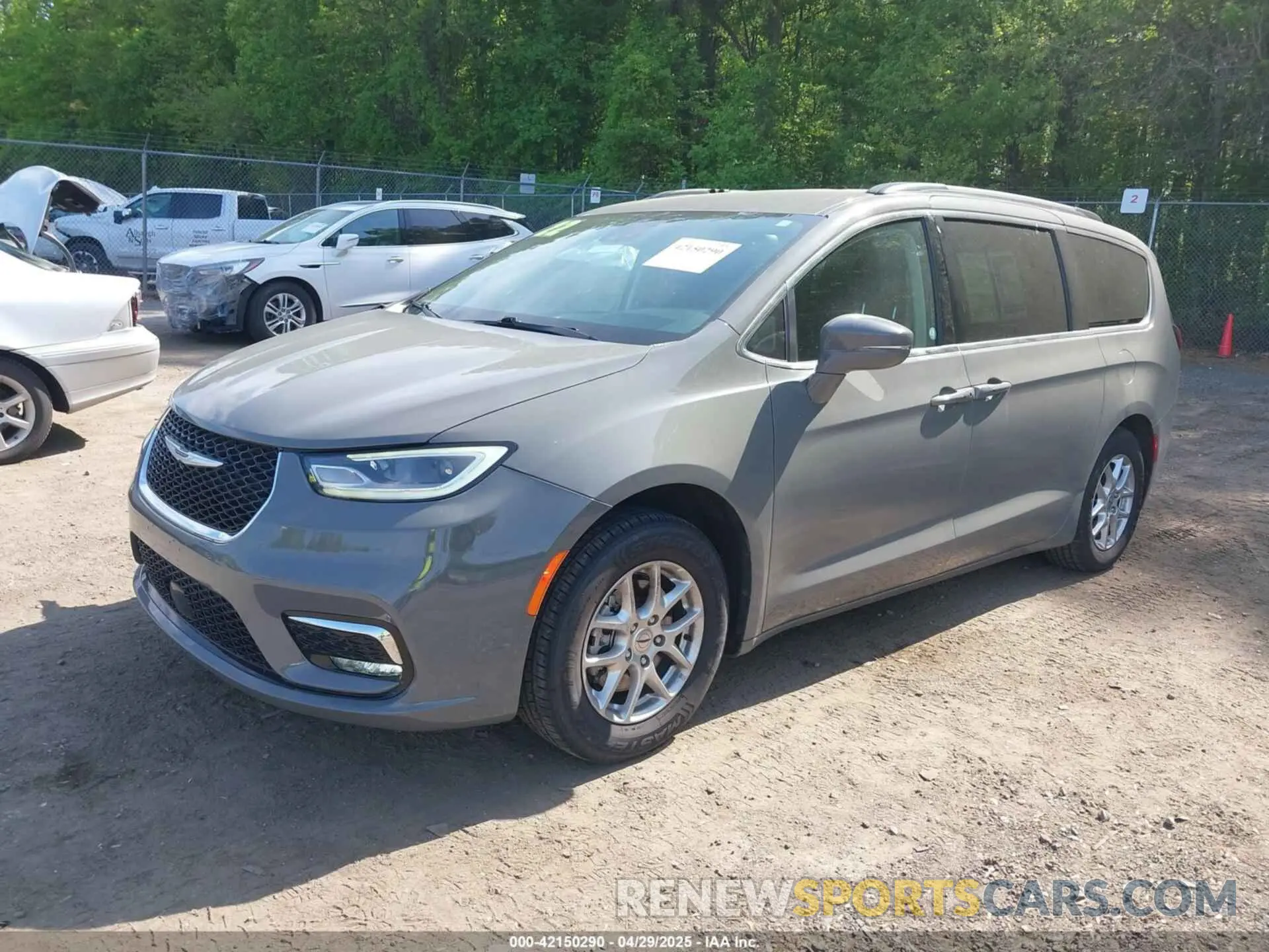 2 Photograph of a damaged car 2C4RC1BG3NR168565 CHRYSLER PACIFICA 2022