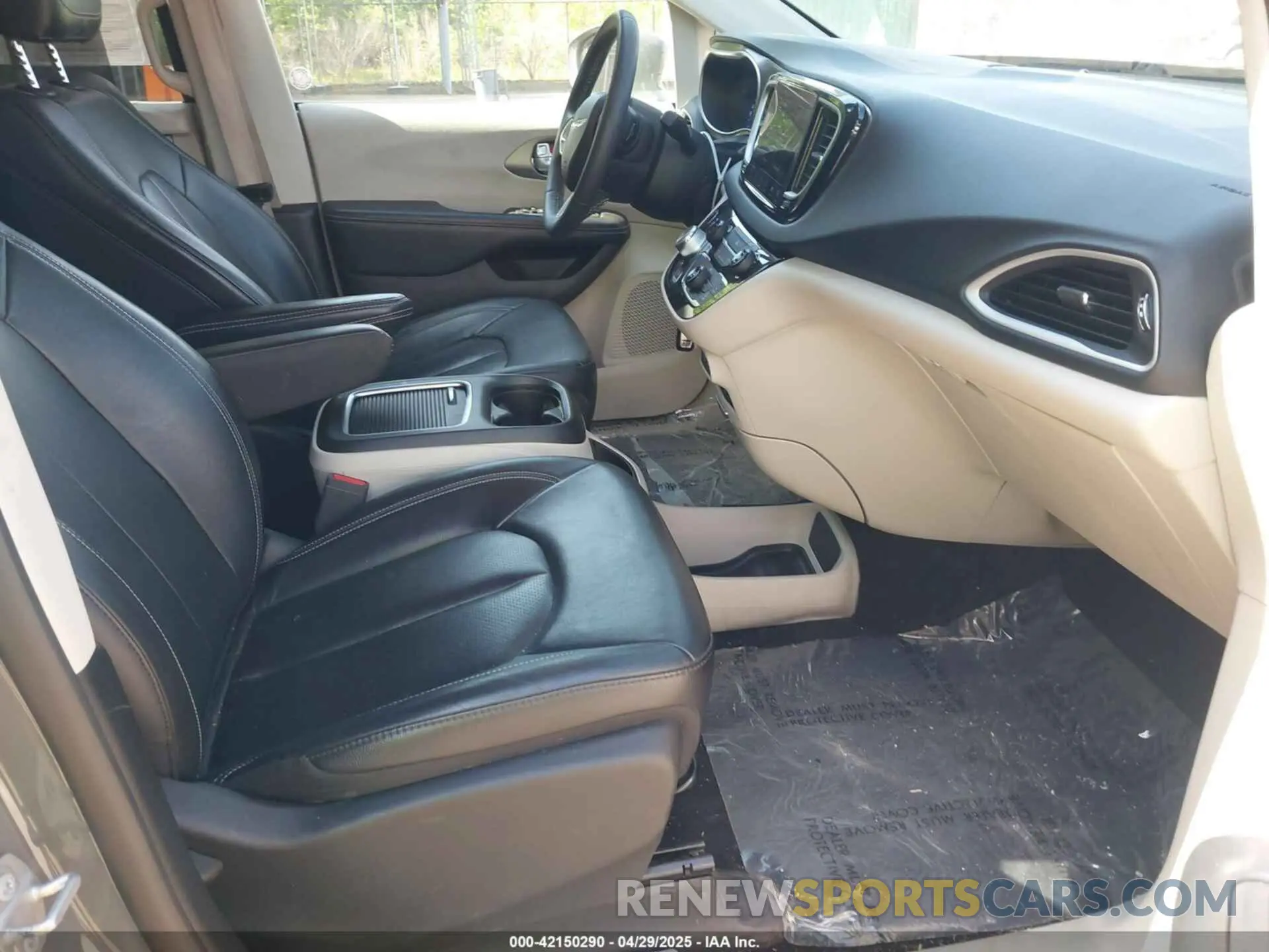 5 Photograph of a damaged car 2C4RC1BG3NR168565 CHRYSLER PACIFICA 2022